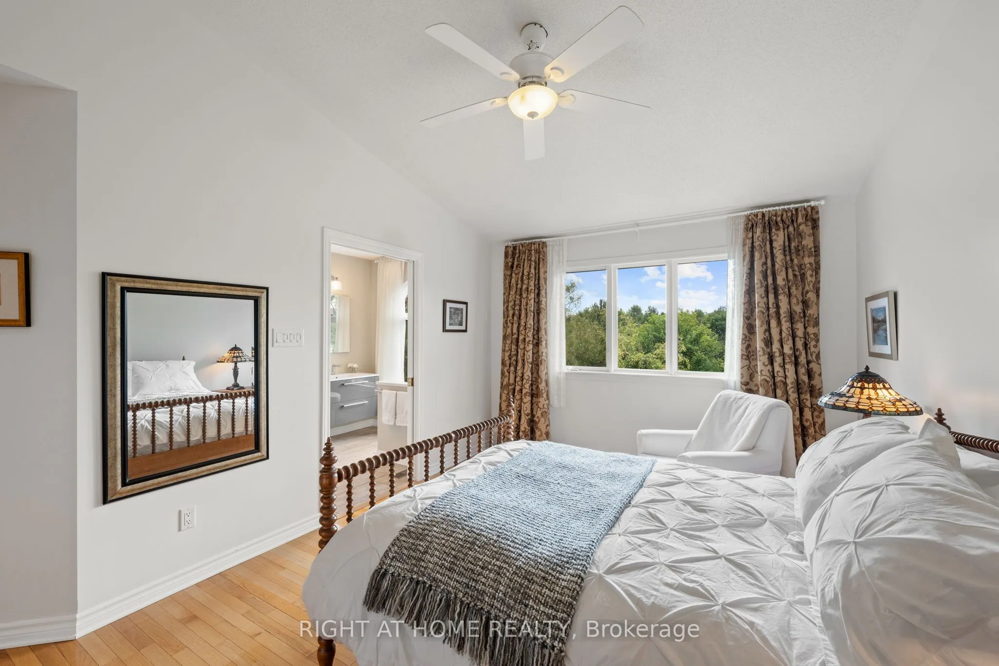 58 AMBERLAKES Drive