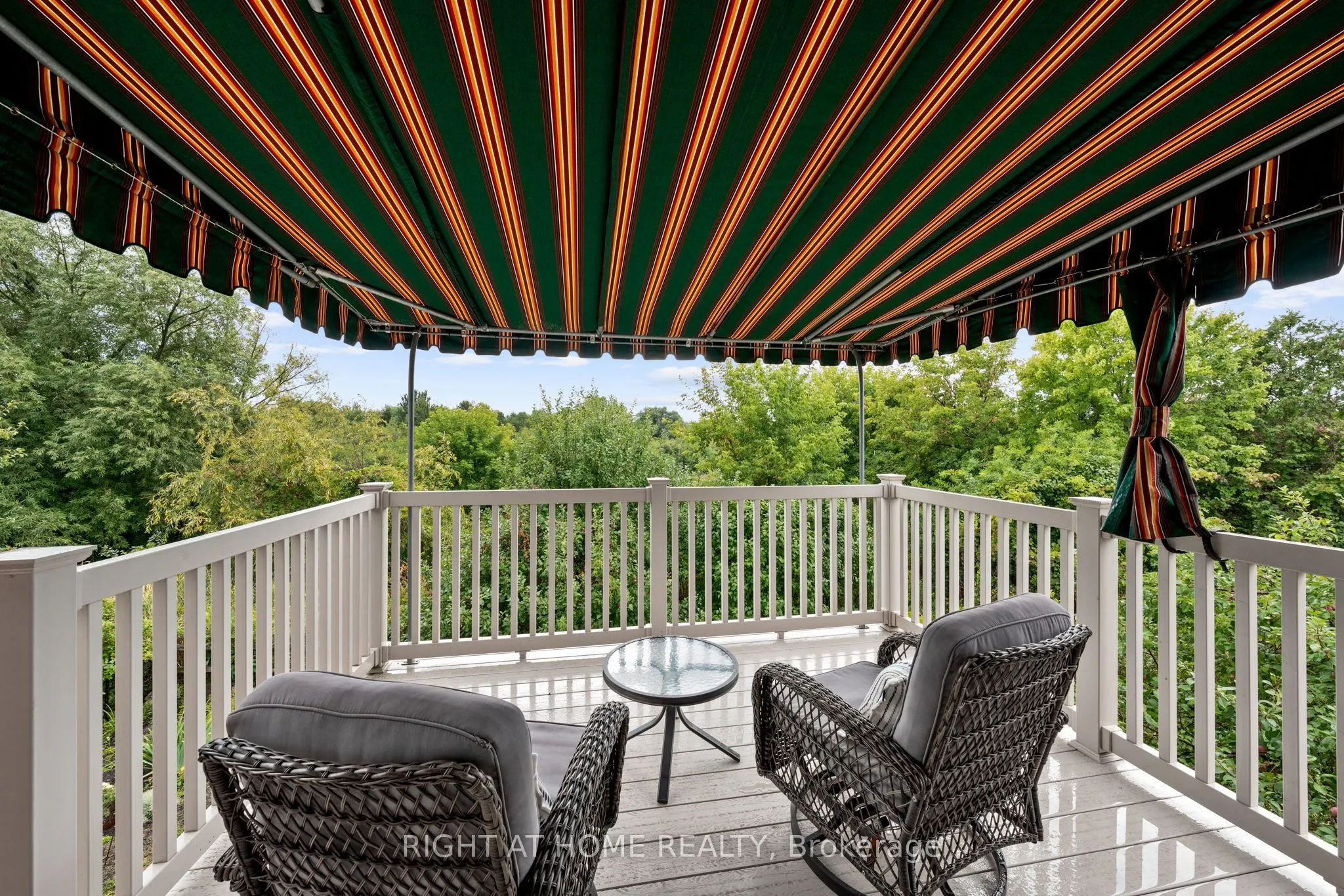 58 AMBERLAKES Drive