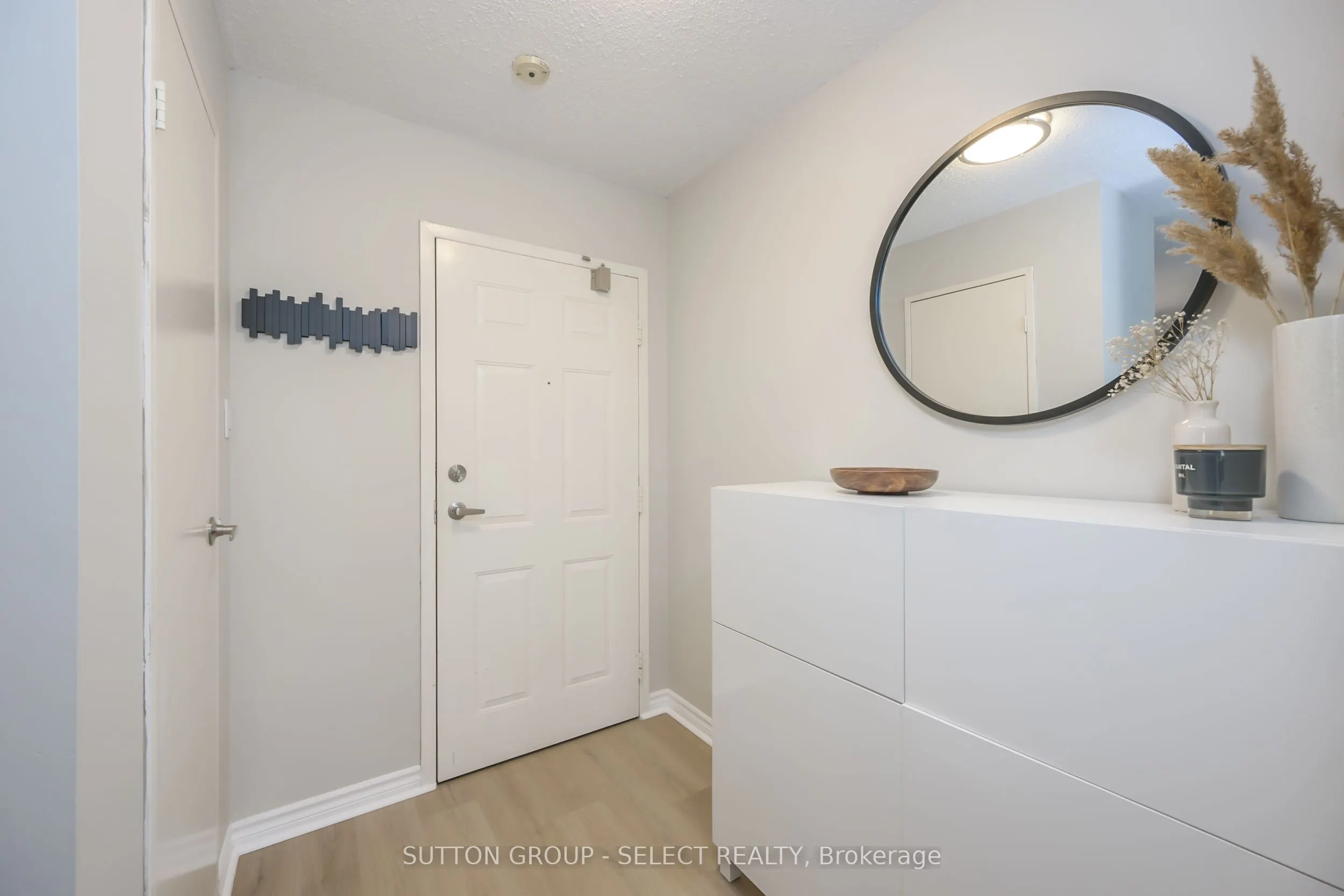 1600 Adelaide Street N, #305