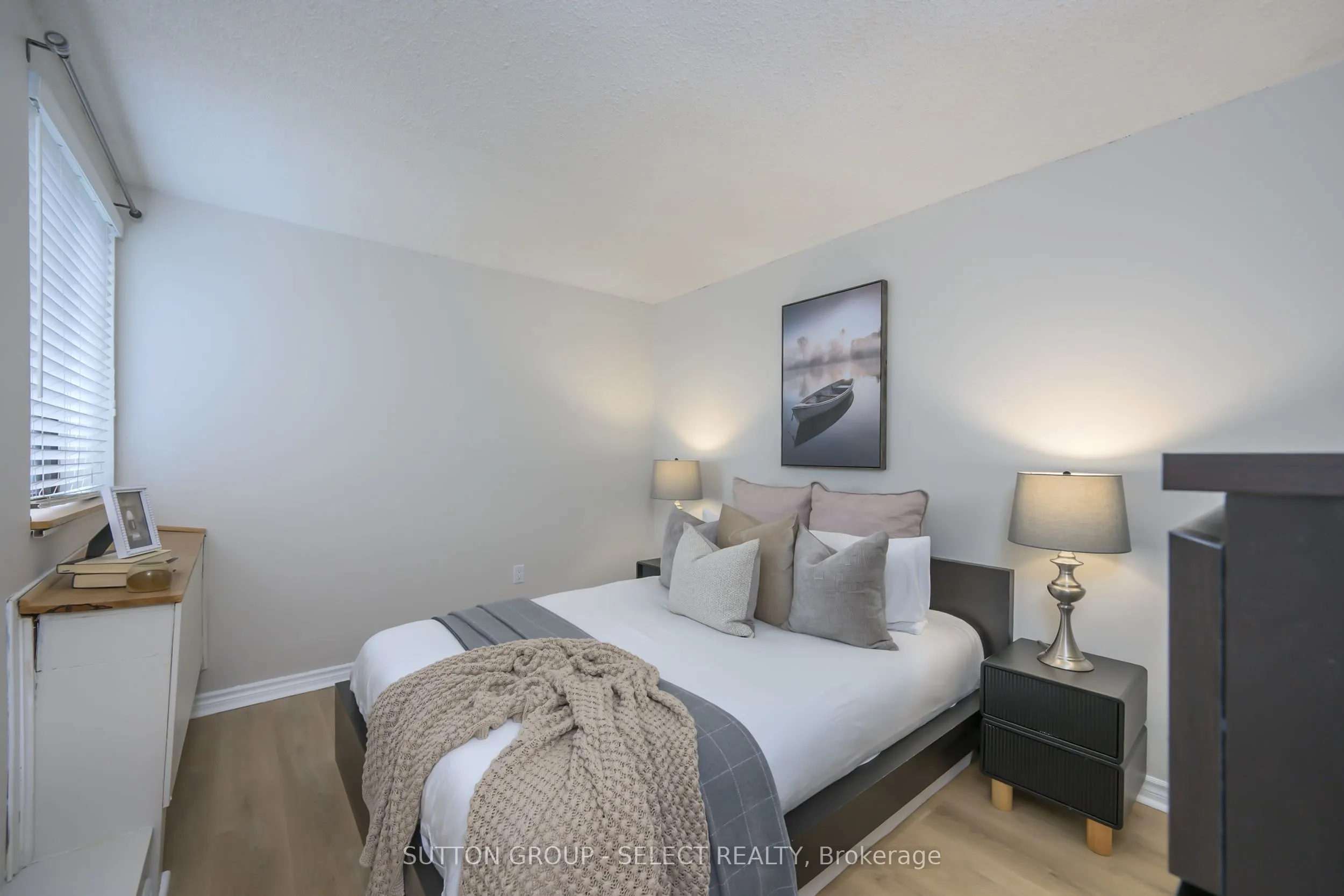 1600 Adelaide Street N, #305