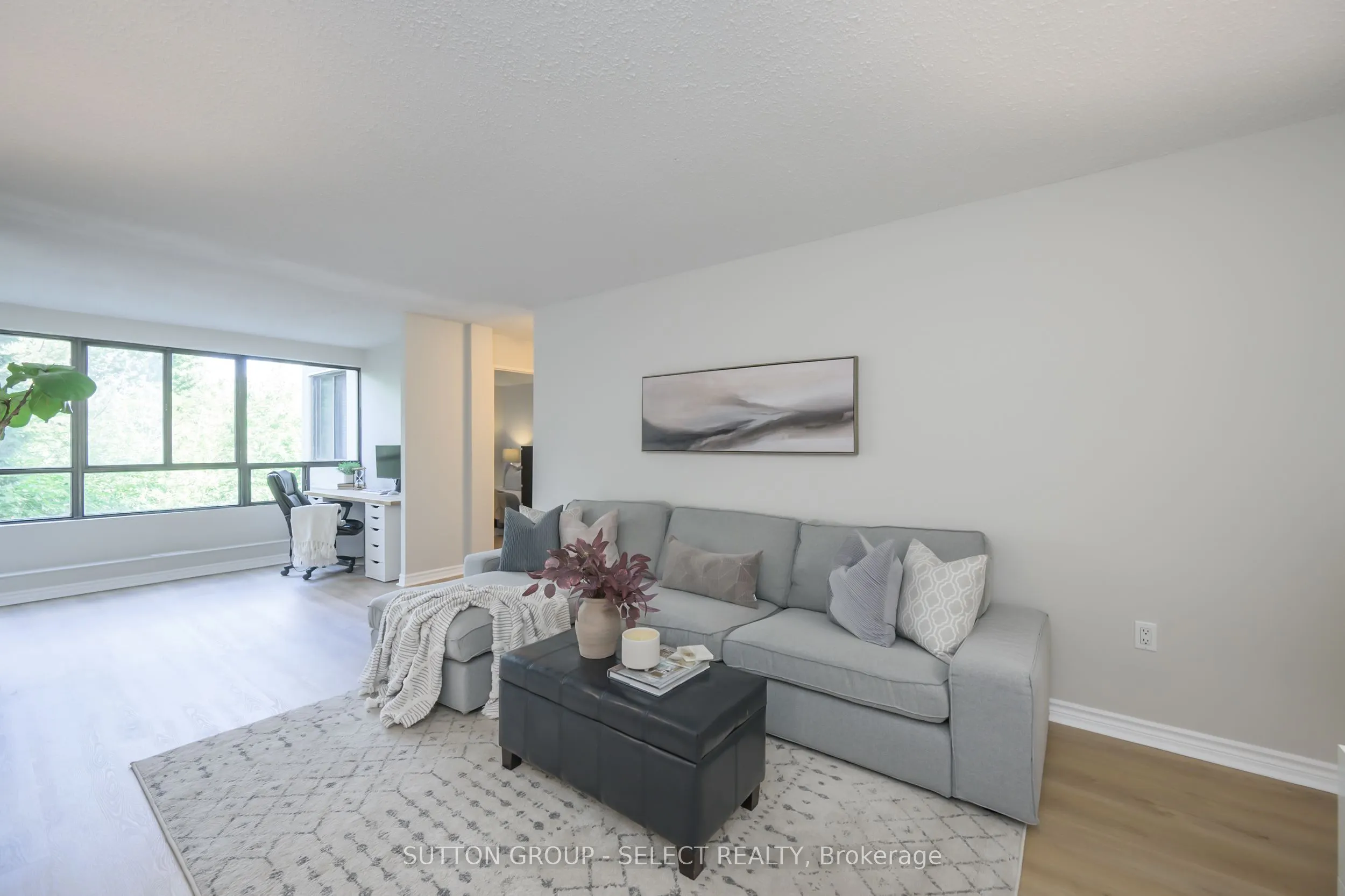 1600 Adelaide Street N, #305