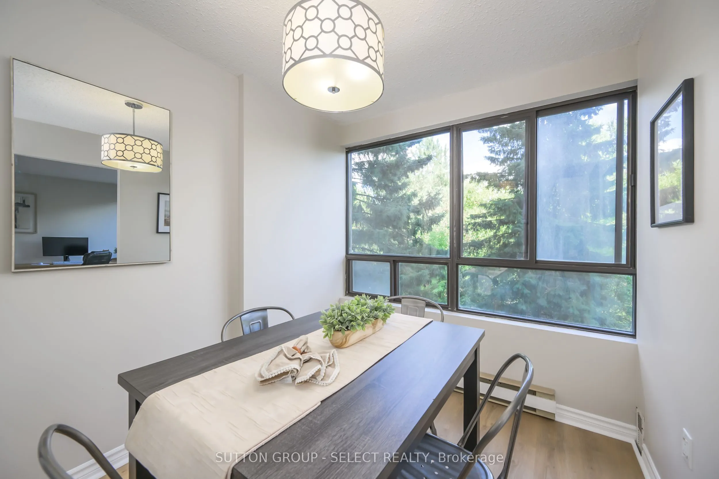 1600 Adelaide Street N, #305