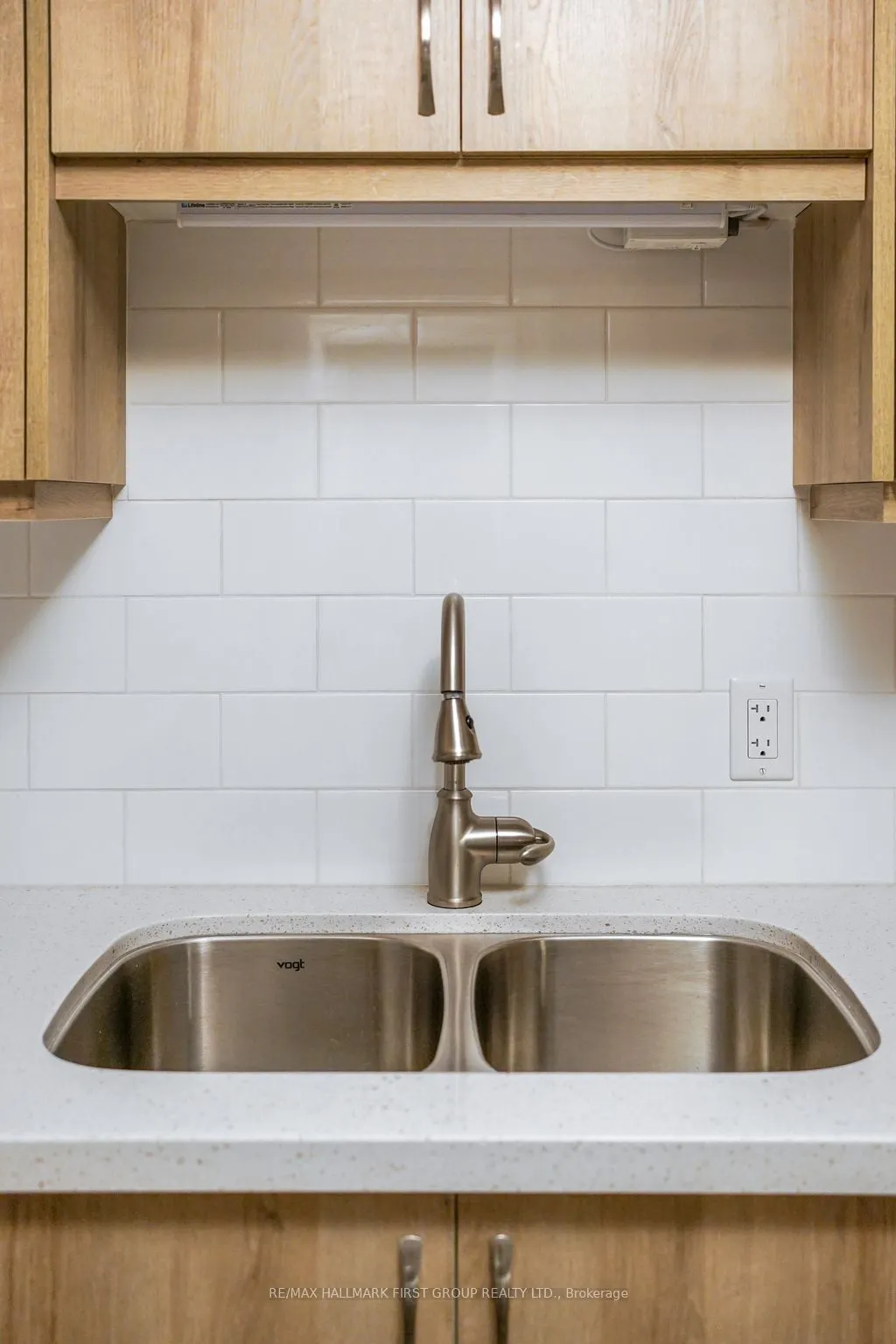 26 Spencer Street E, #205