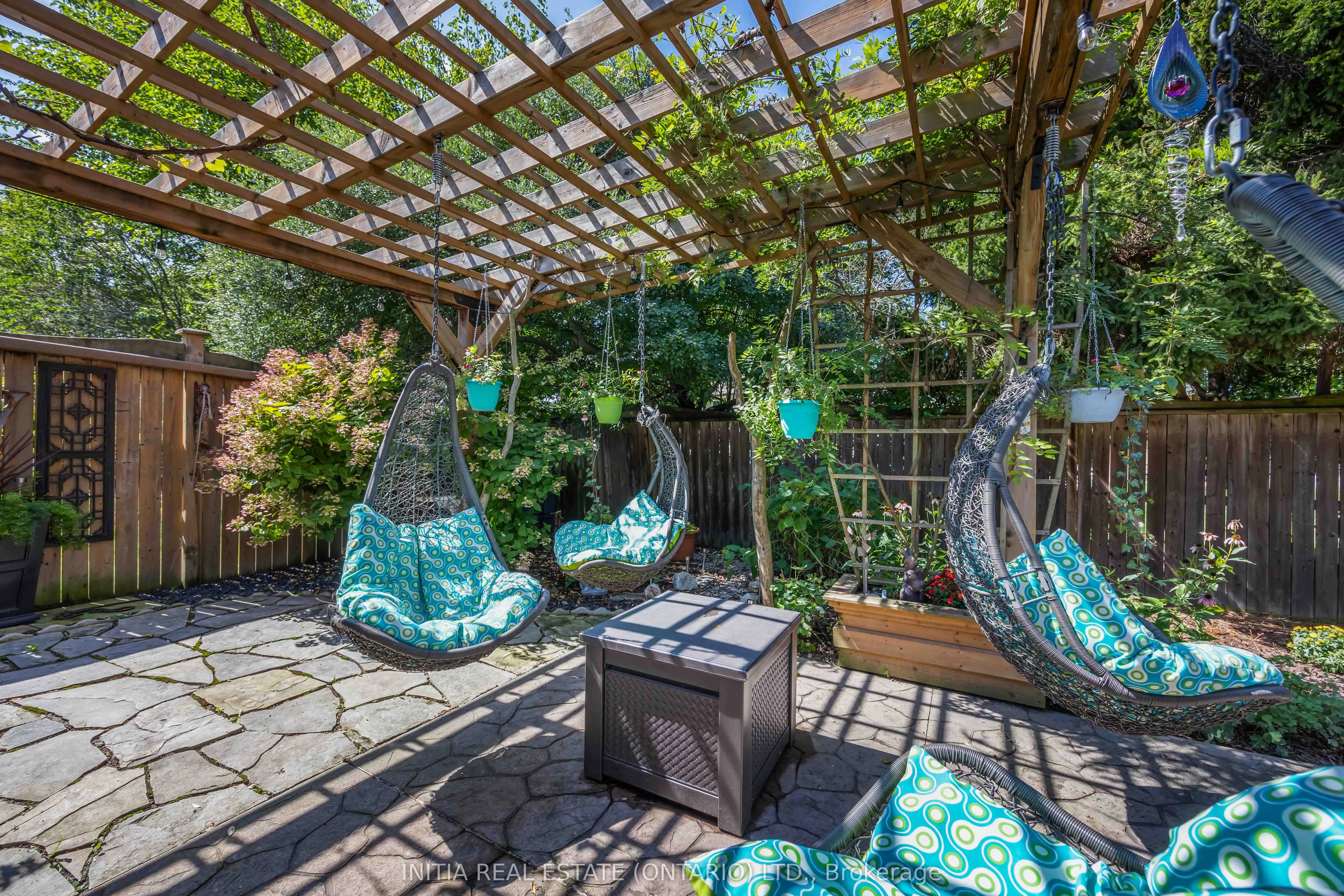 123 Cassandra Boulevard