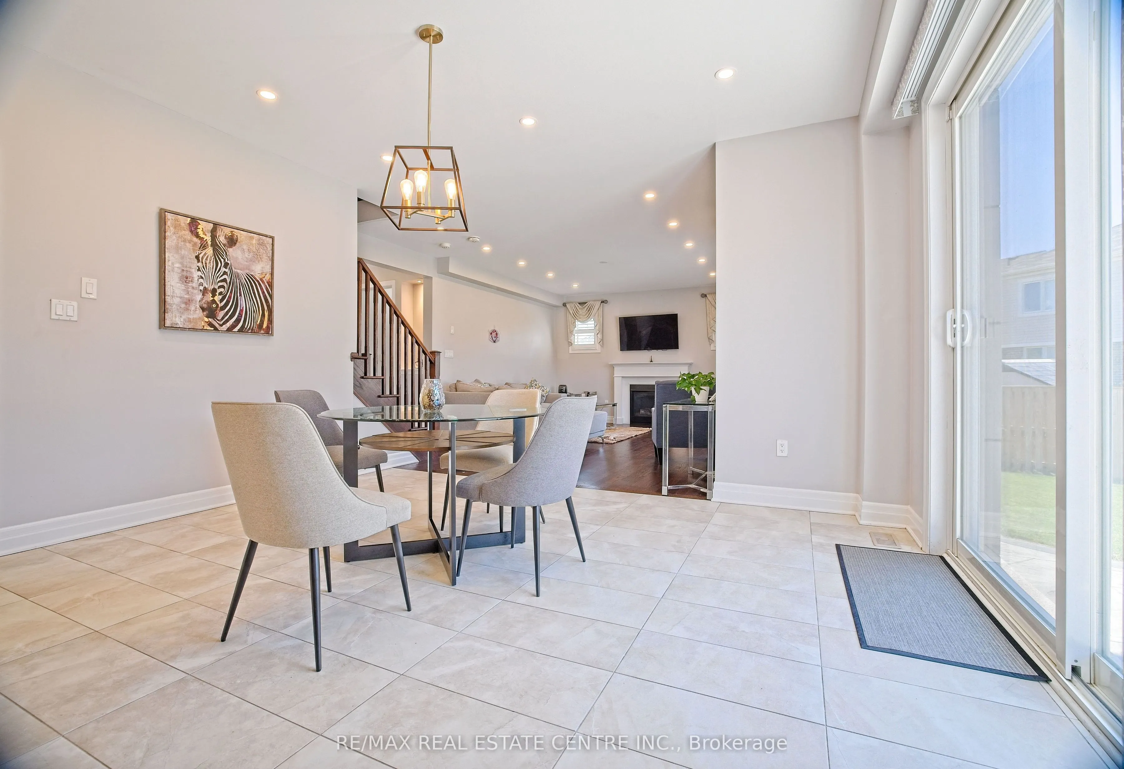 24 Pickett Place