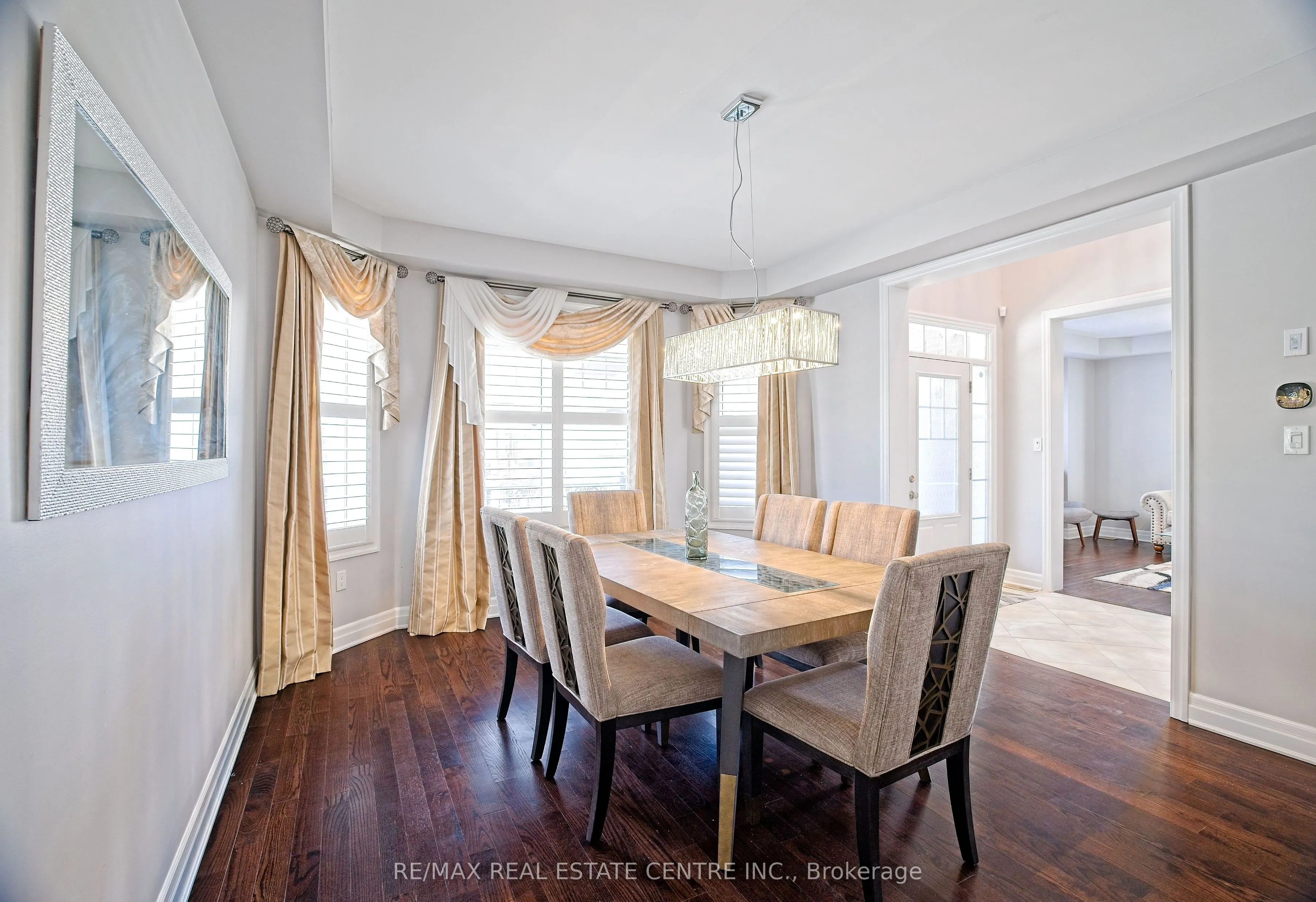 24 Pickett Place