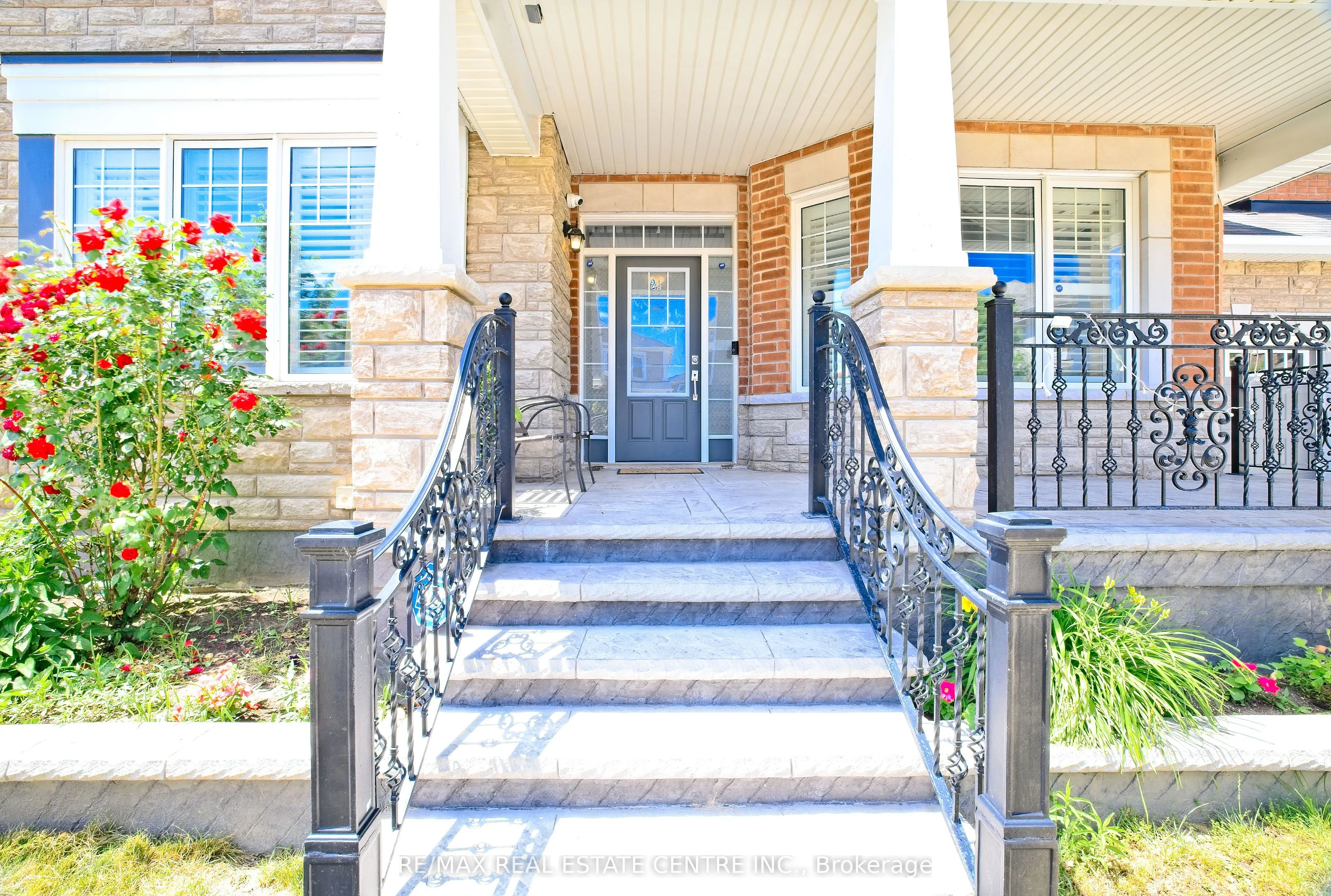 24 Pickett Place