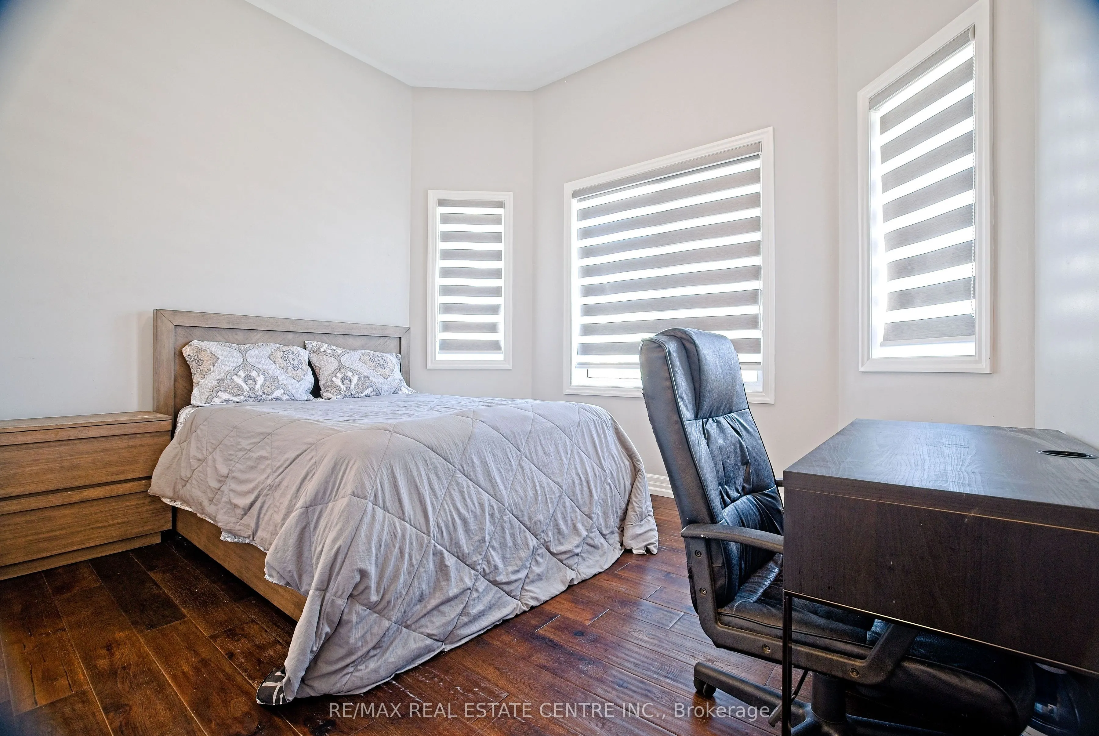 24 Pickett Place