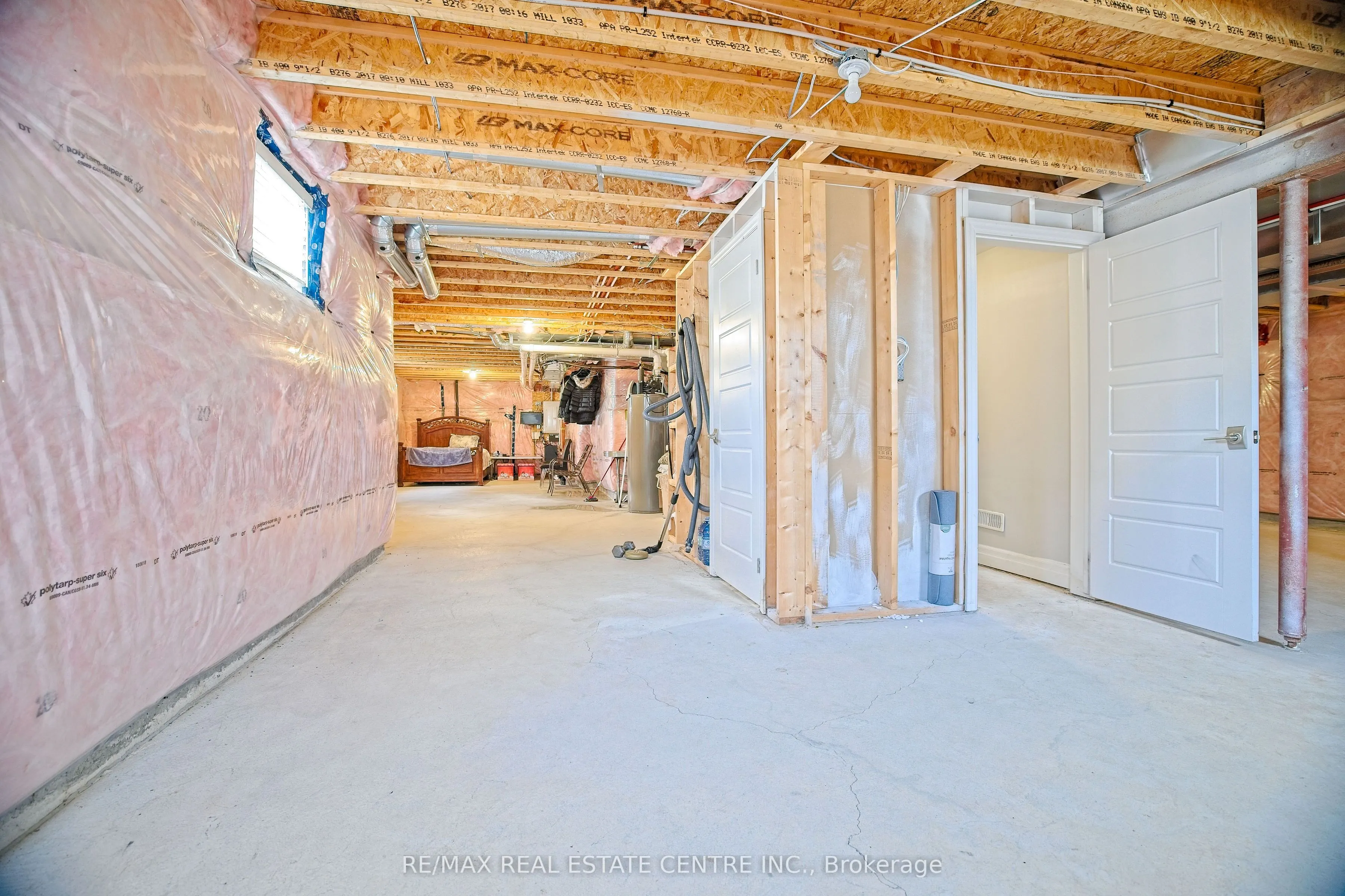 24 Pickett Place