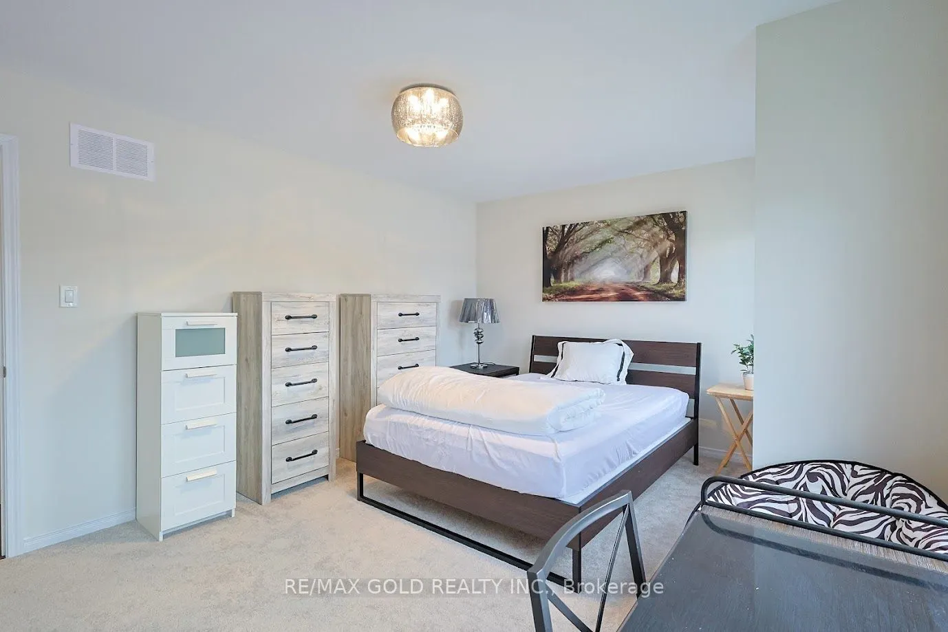 7892 Odell Crescent