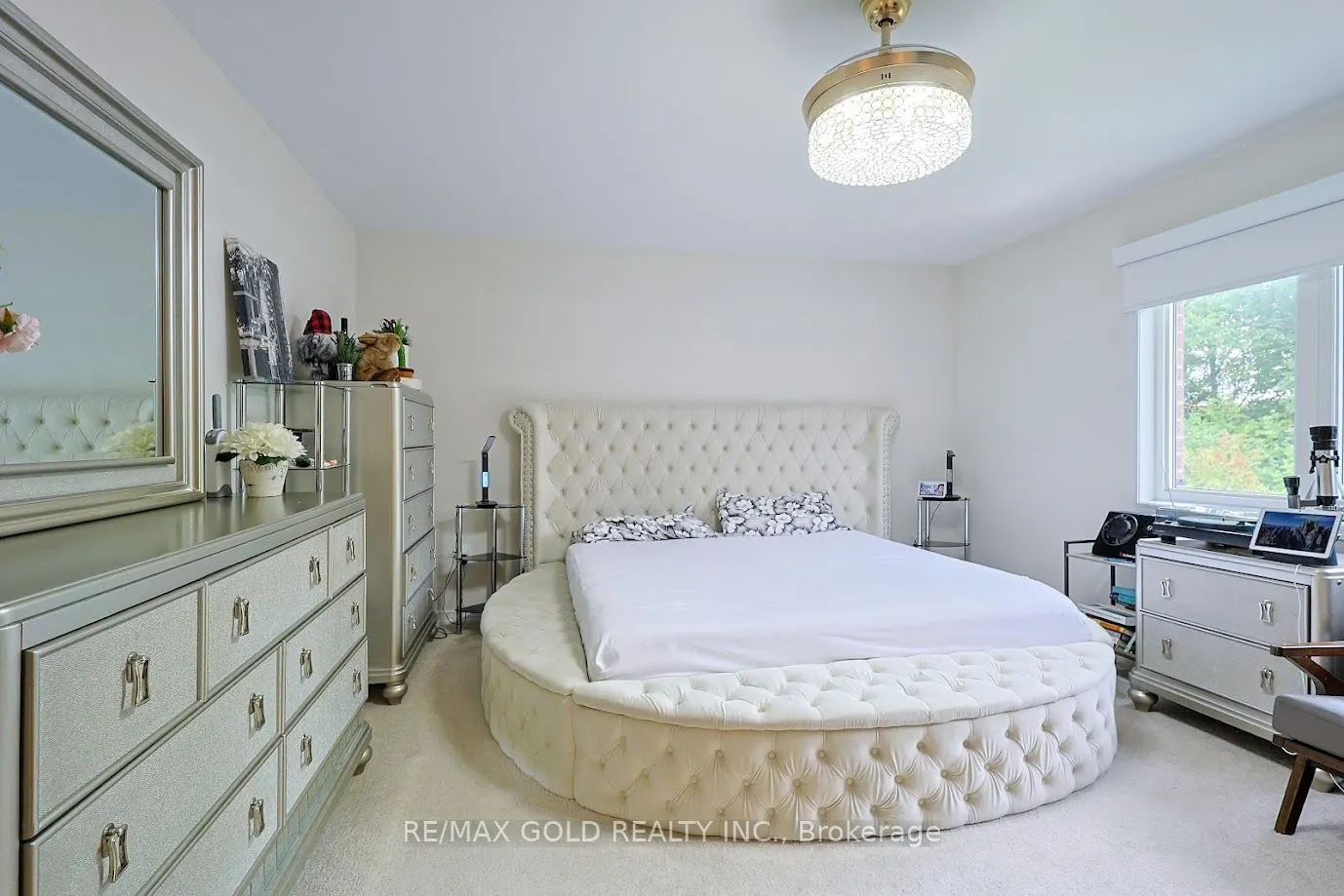 7892 Odell Crescent
