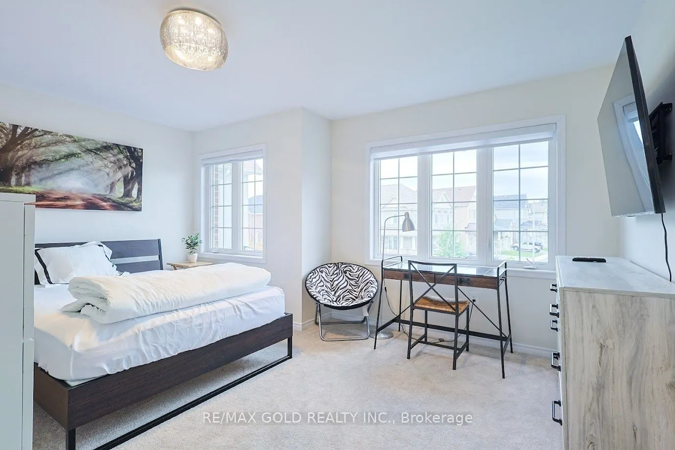 7892 Odell Crescent