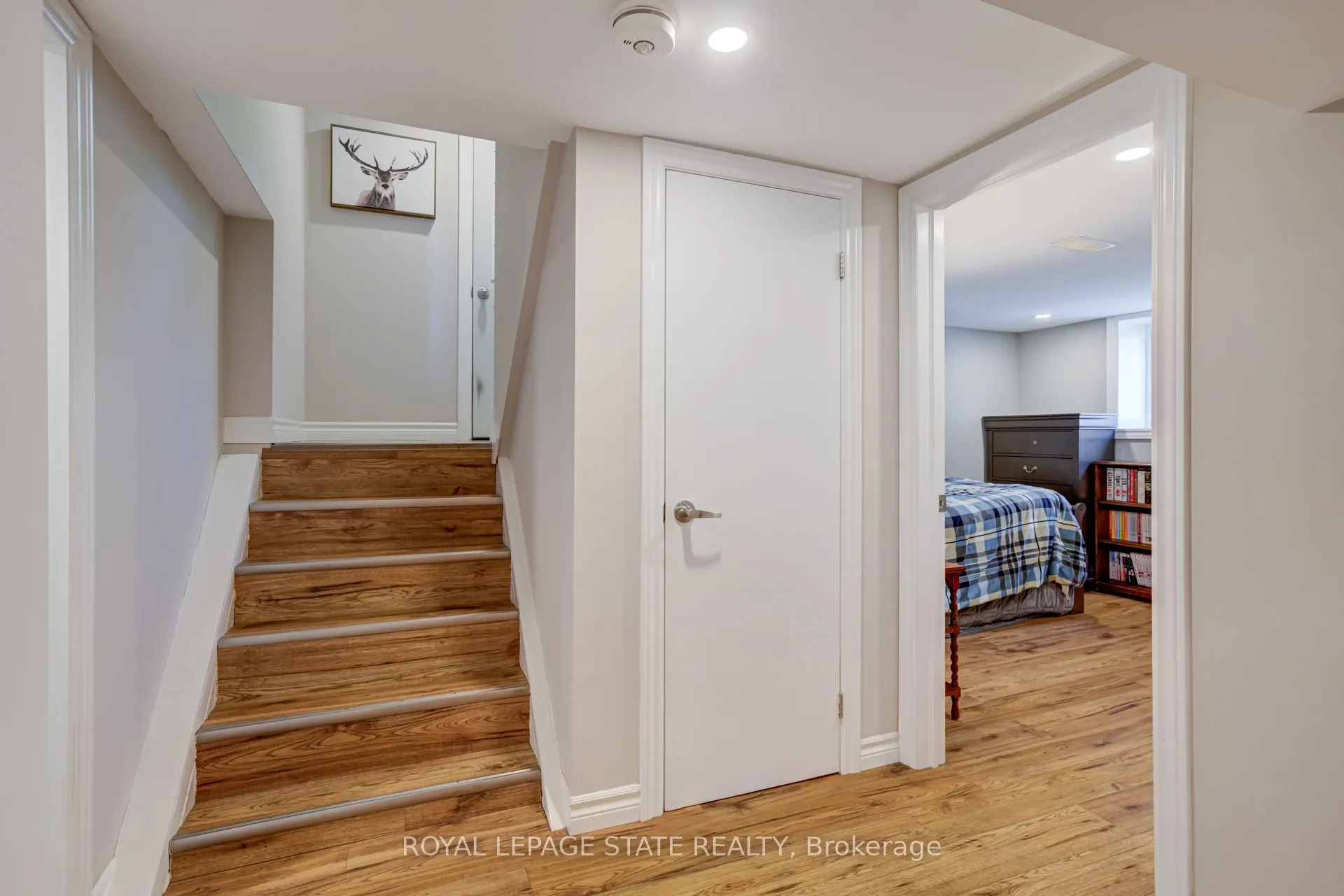 90 Arcade Crescent