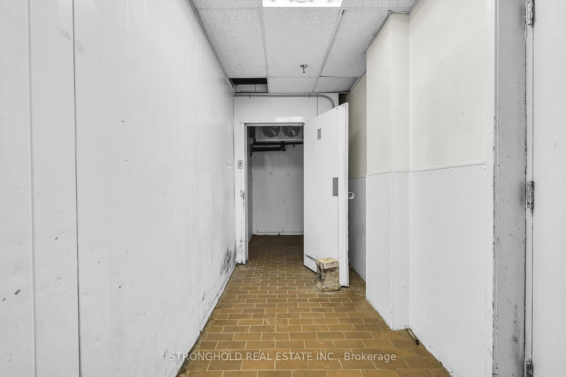 190 Huron Street, #2