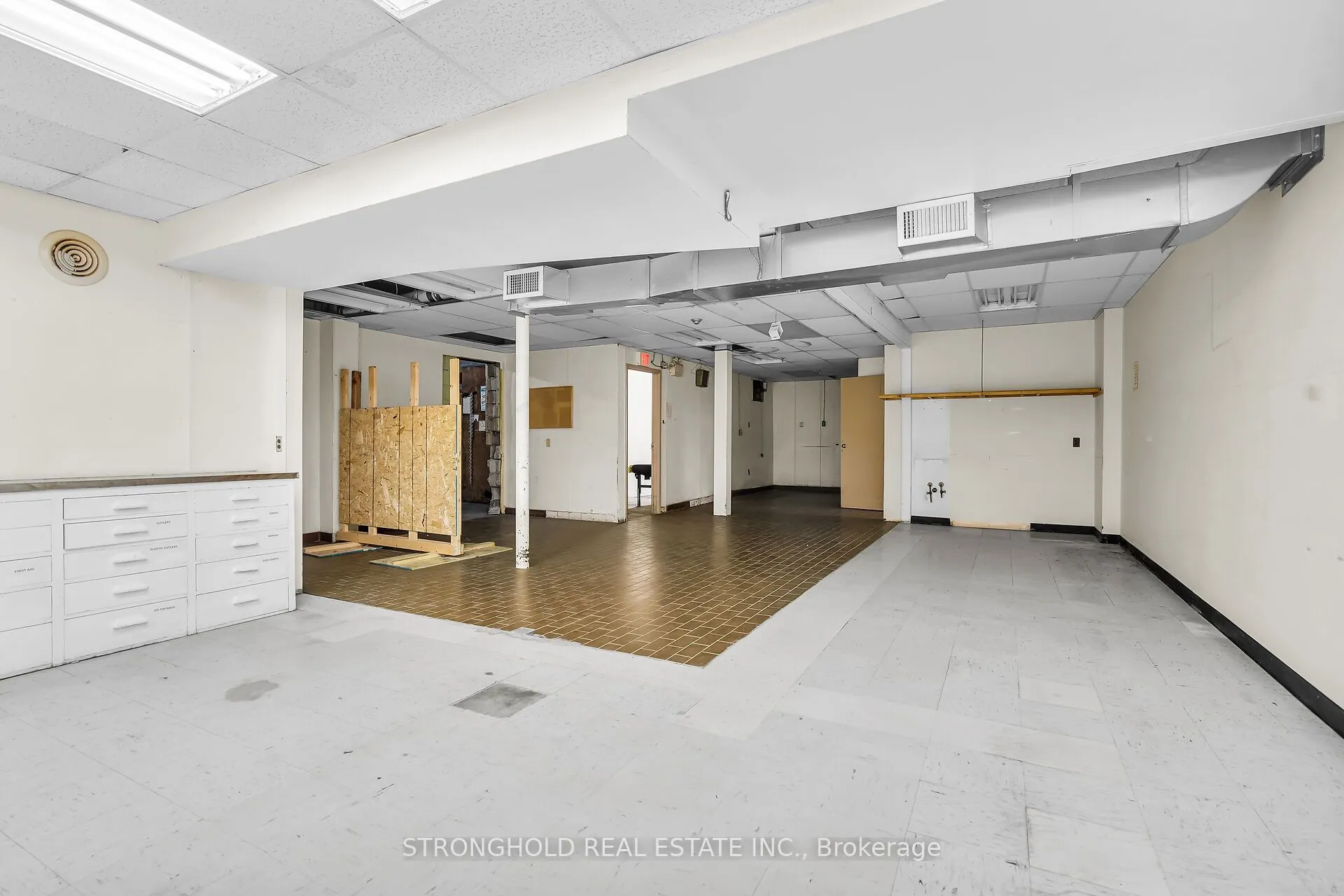 190 Huron Street, #2