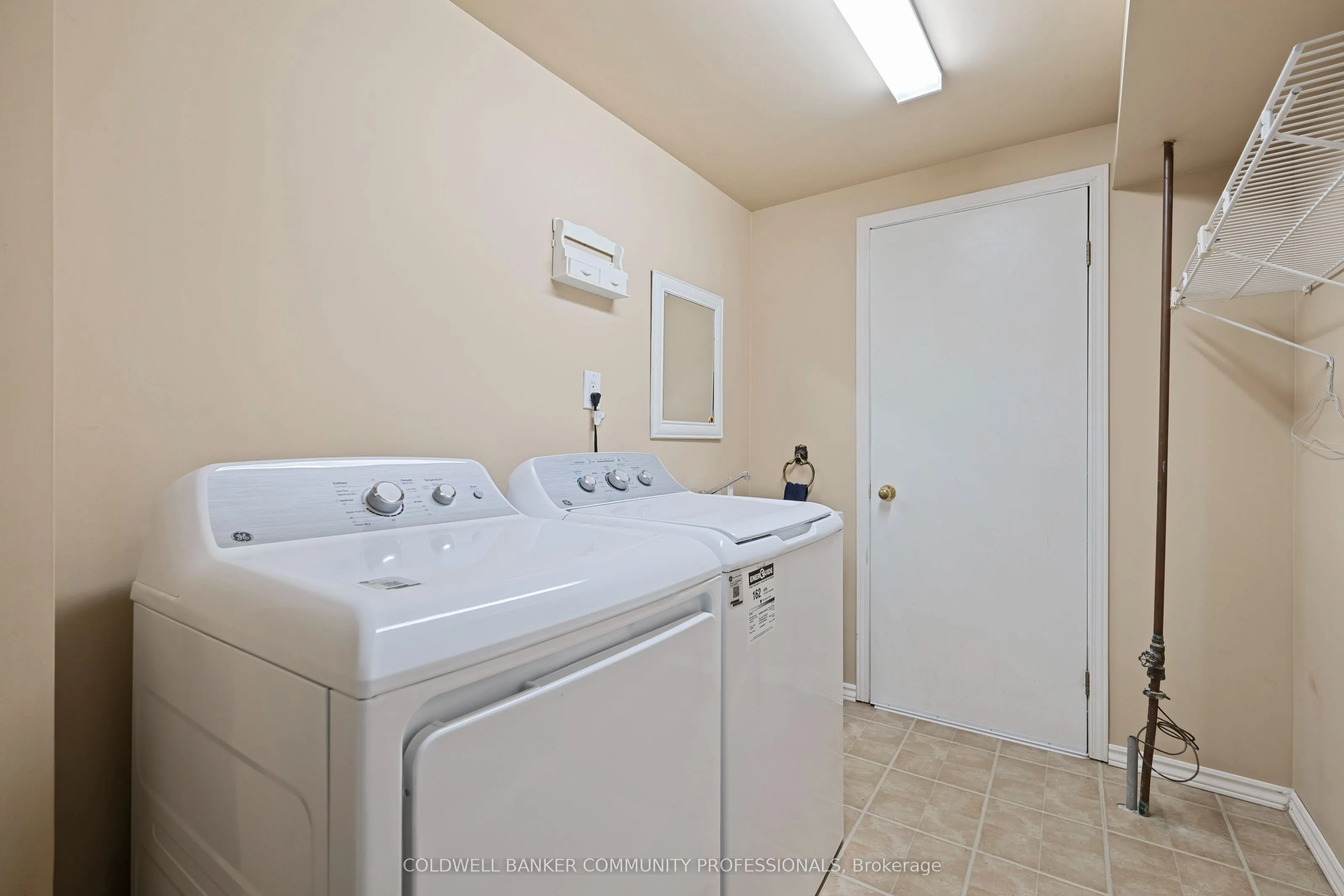 1809 Upper Wentworth Street, #14