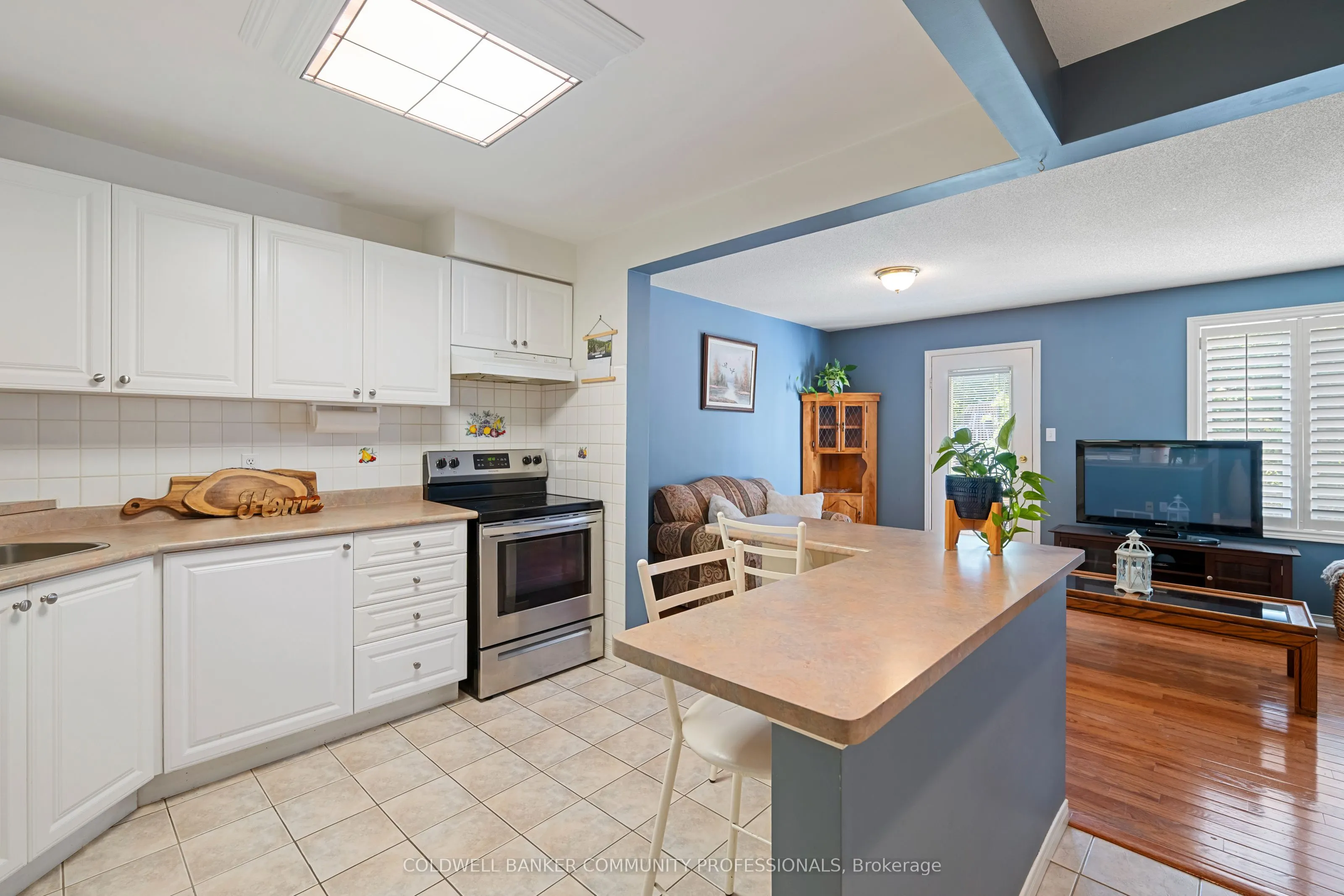 1809 Upper Wentworth Street, #14