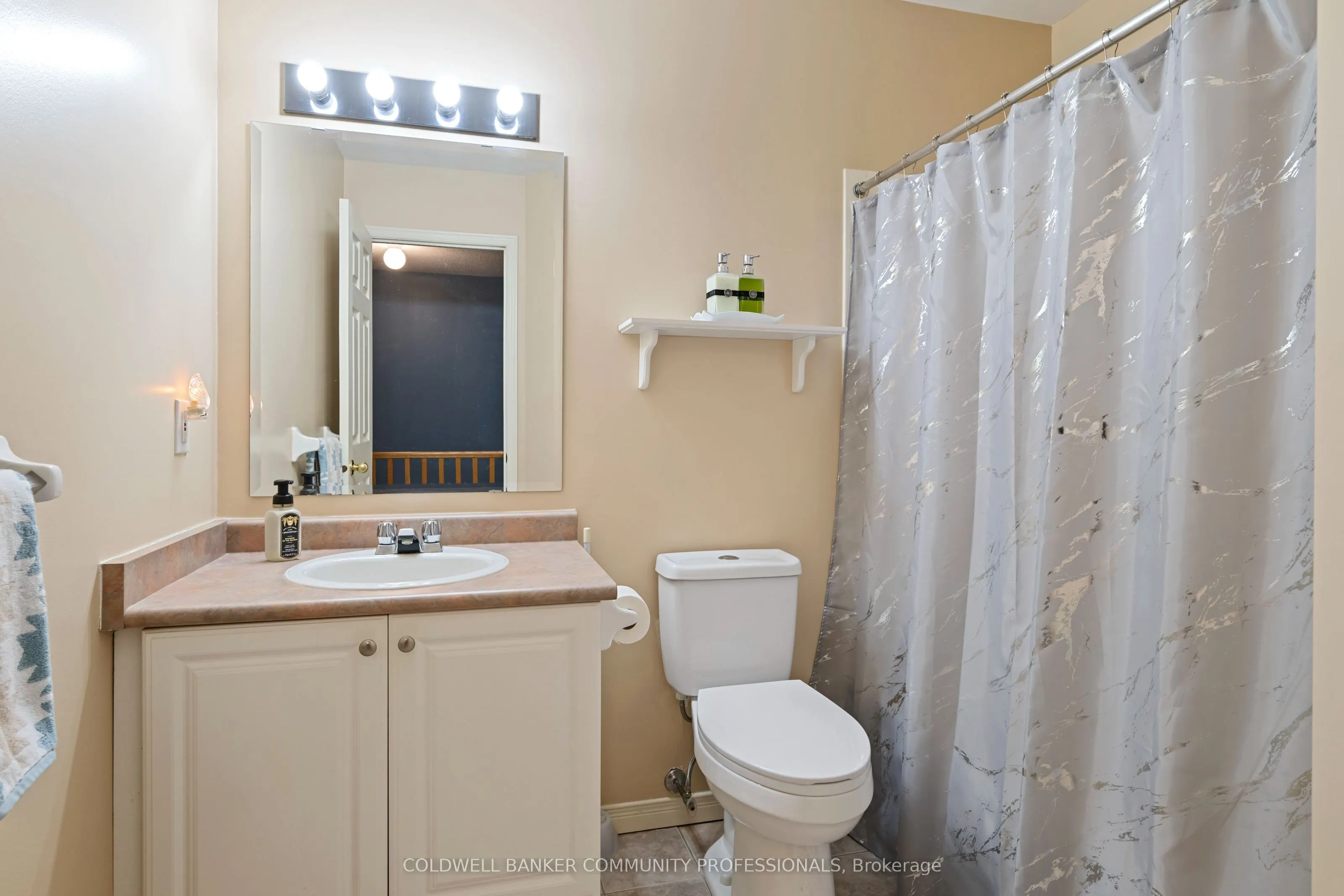 1809 Upper Wentworth Street, #14