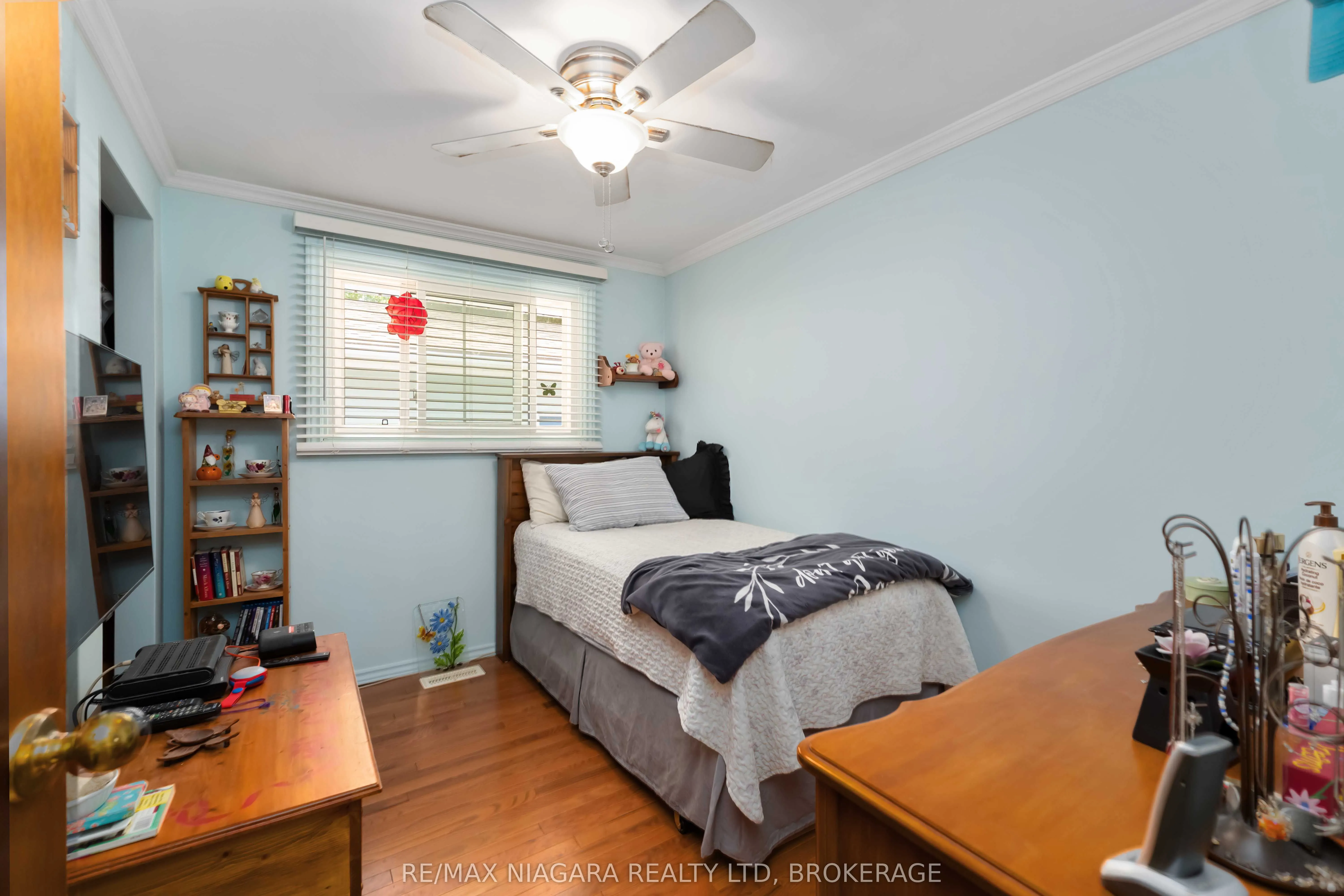 8 Huntingwood Gate