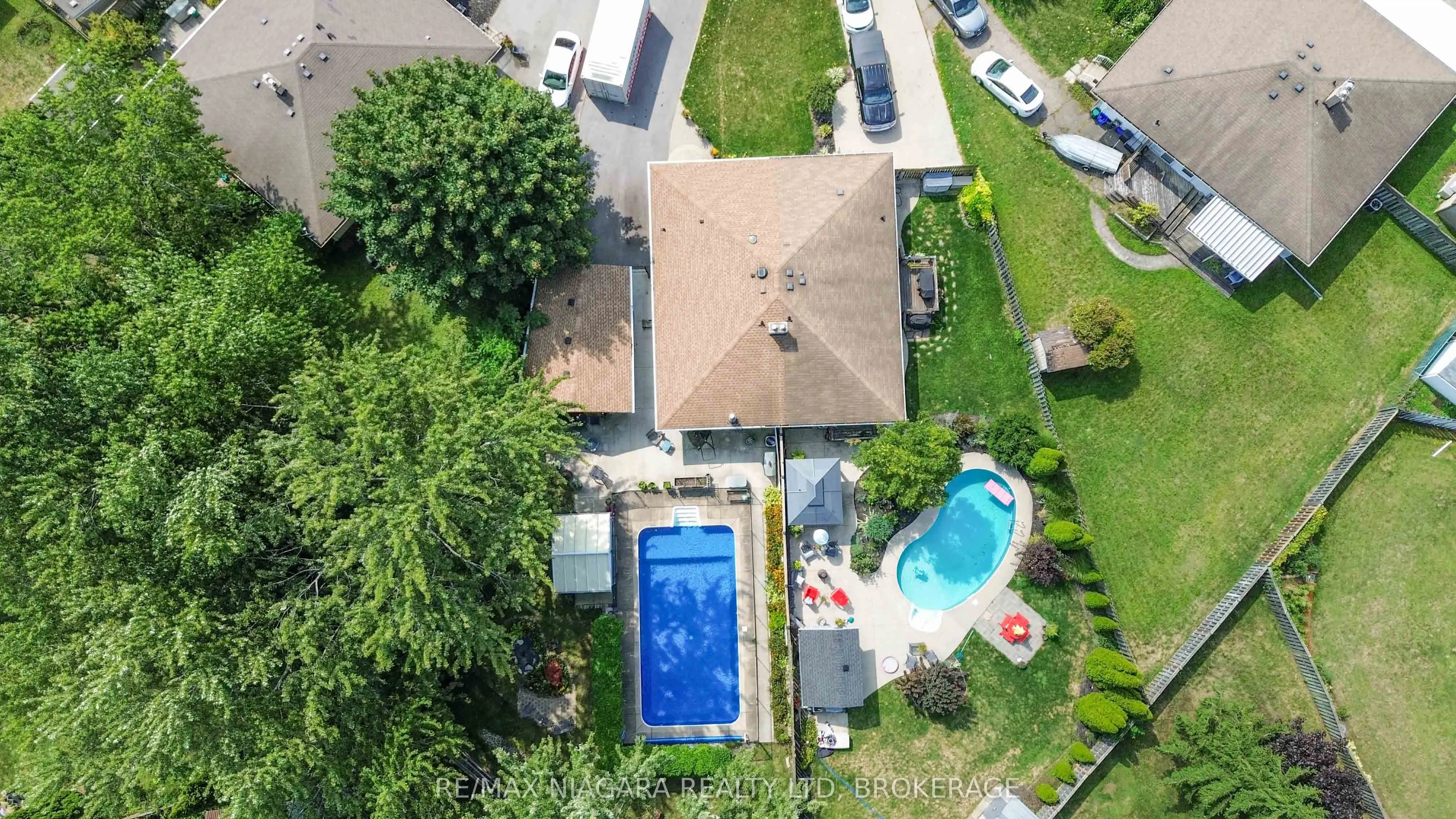 8 Huntingwood Gate