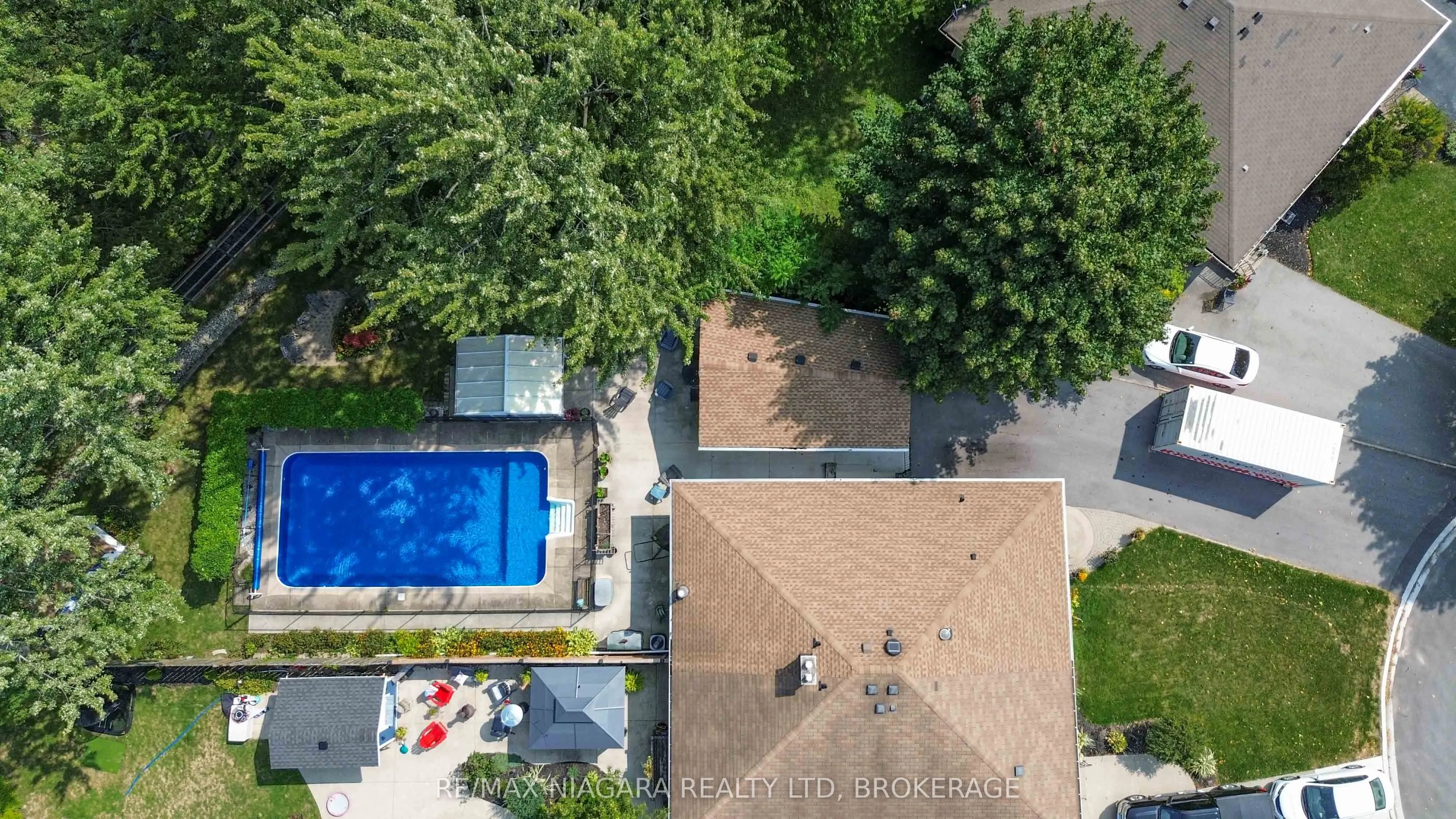 8 Huntingwood Gate