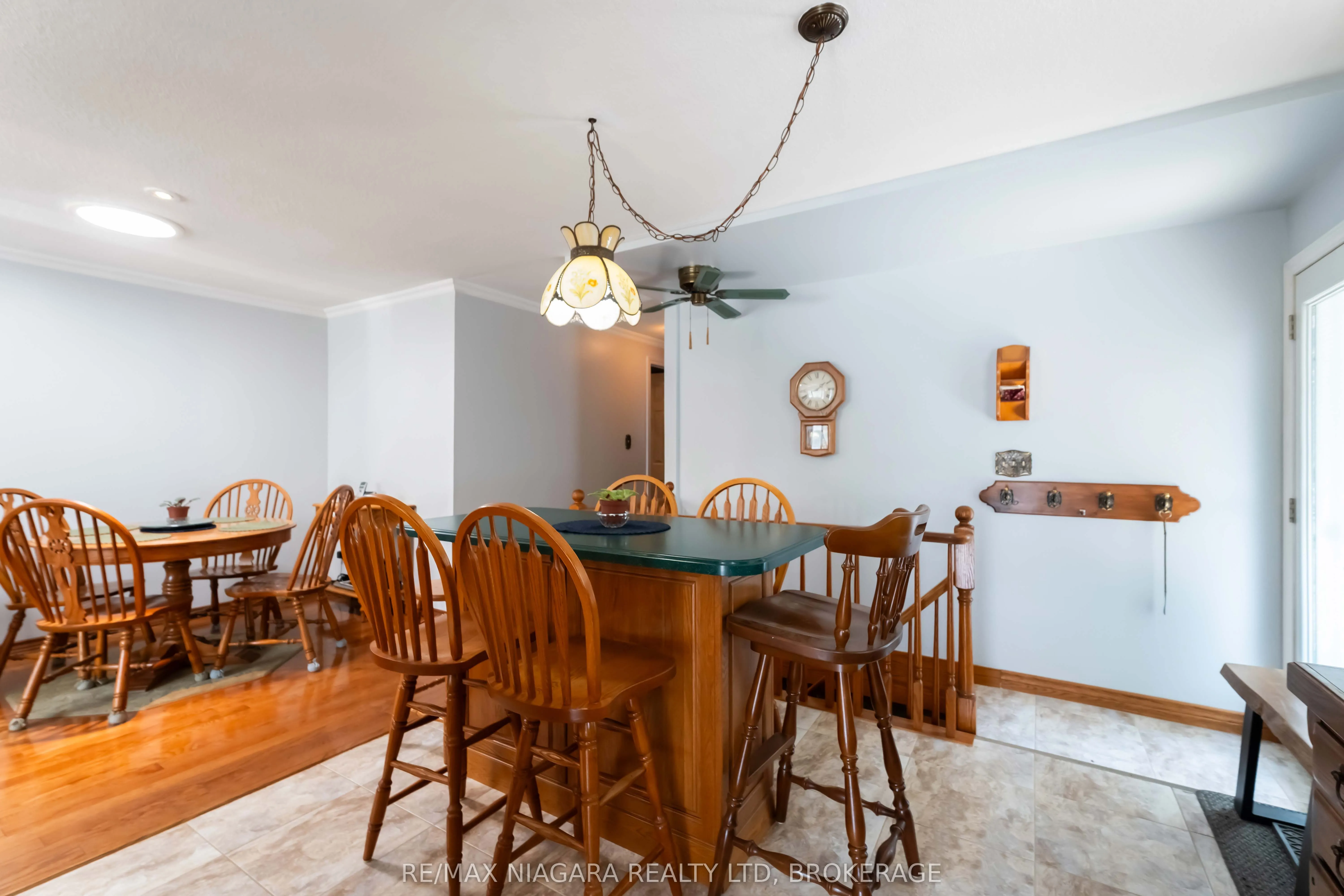 8 Huntingwood Gate