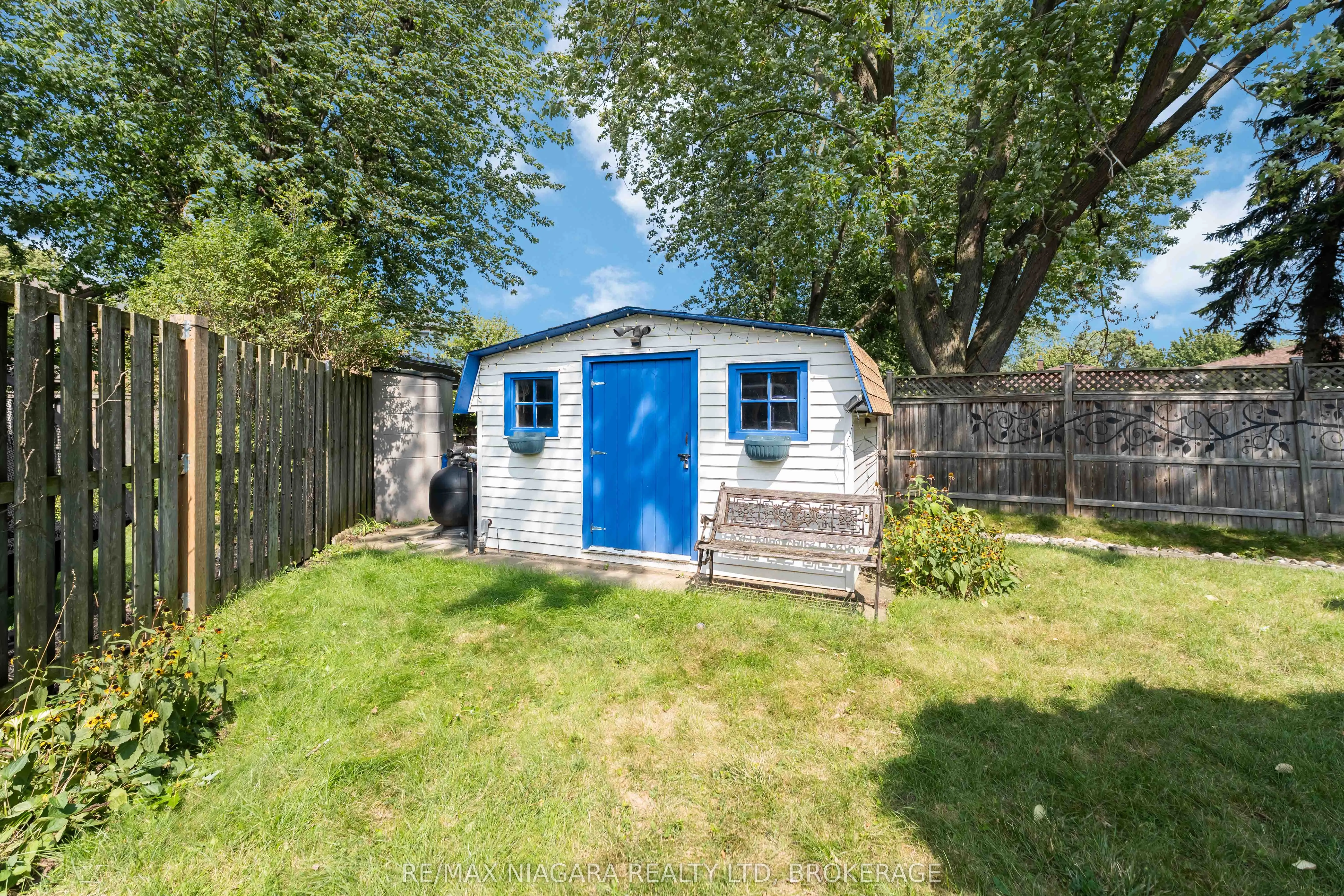 8 Huntingwood Gate