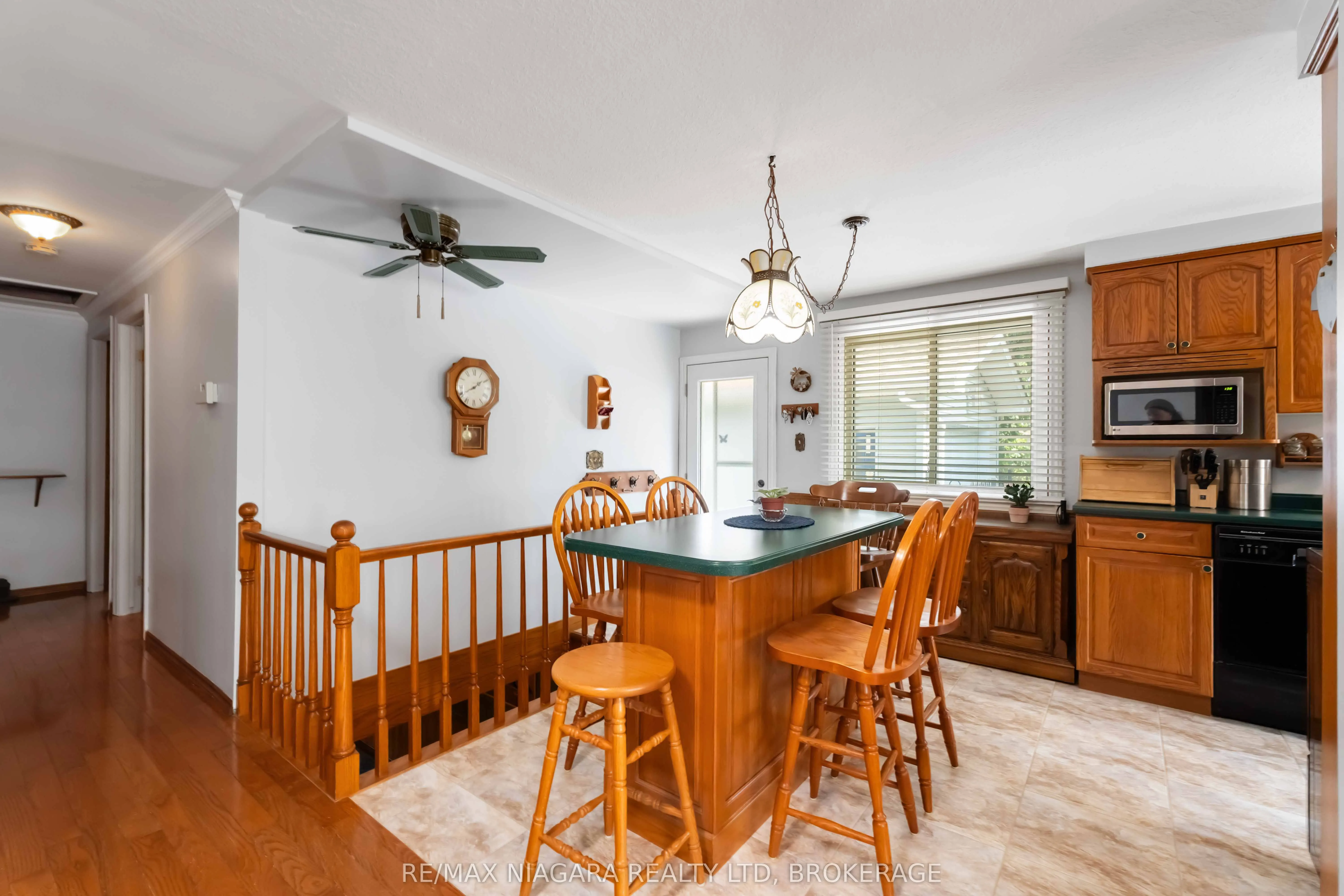 8 Huntingwood Gate
