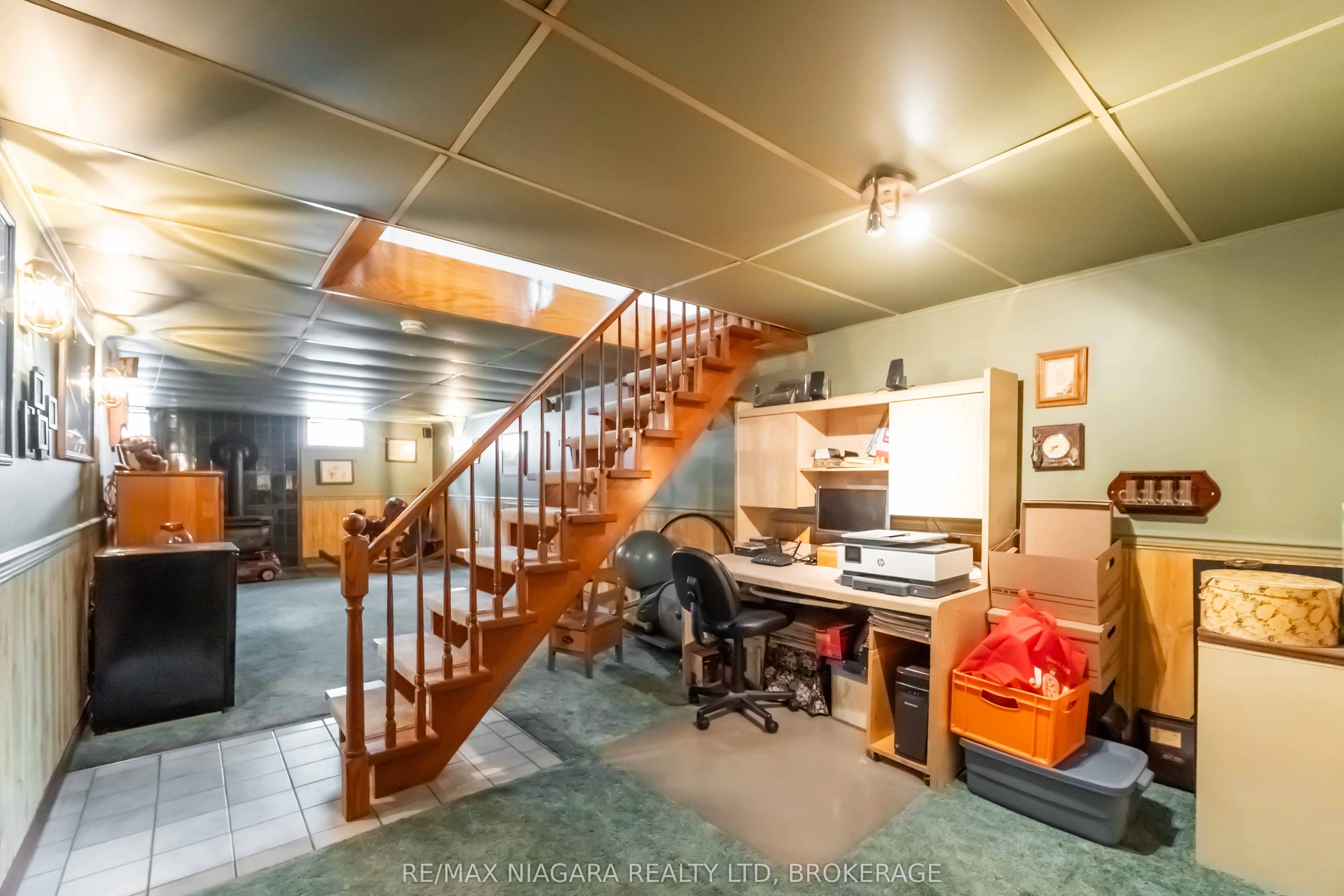8 Huntingwood Gate