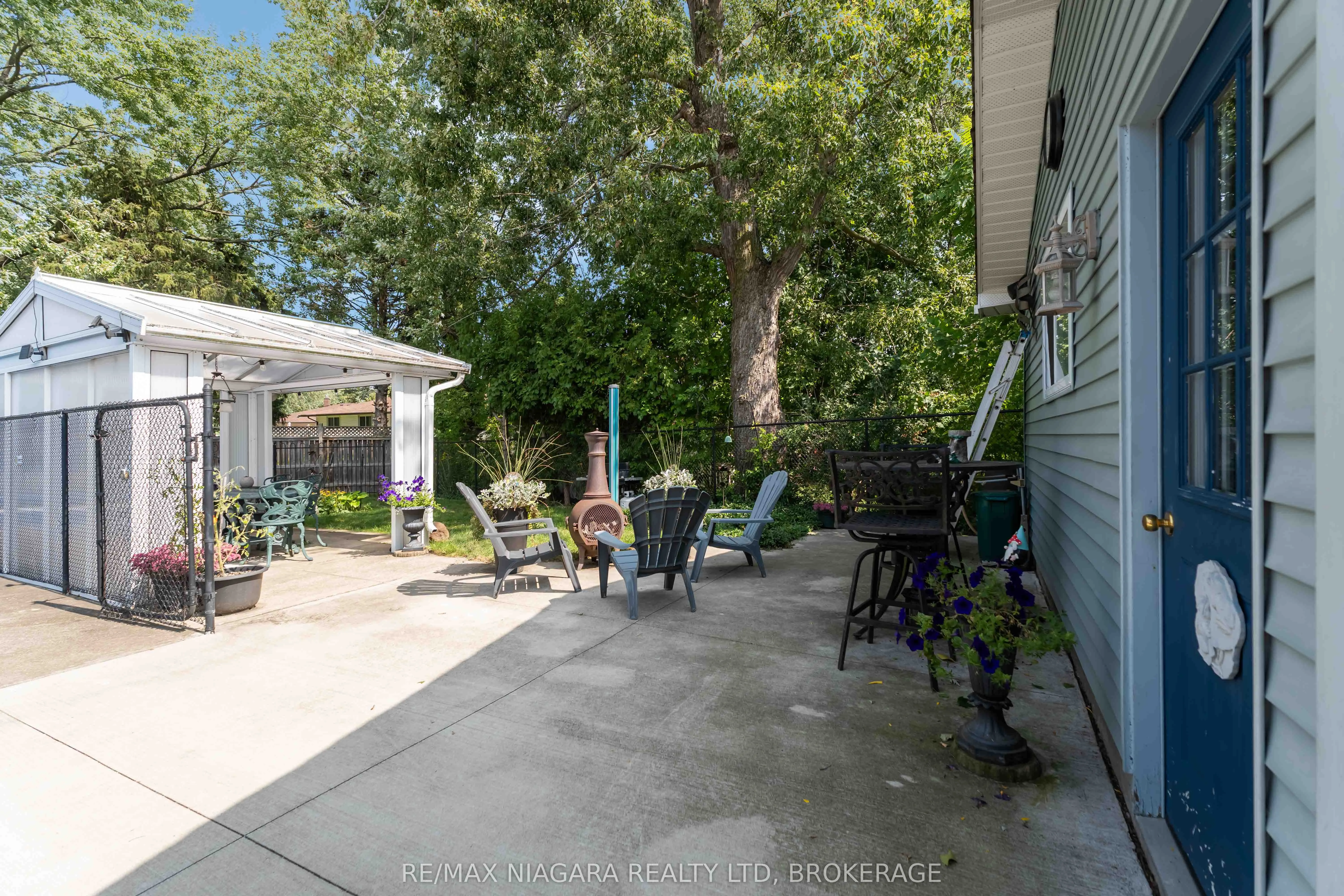 8 Huntingwood Gate