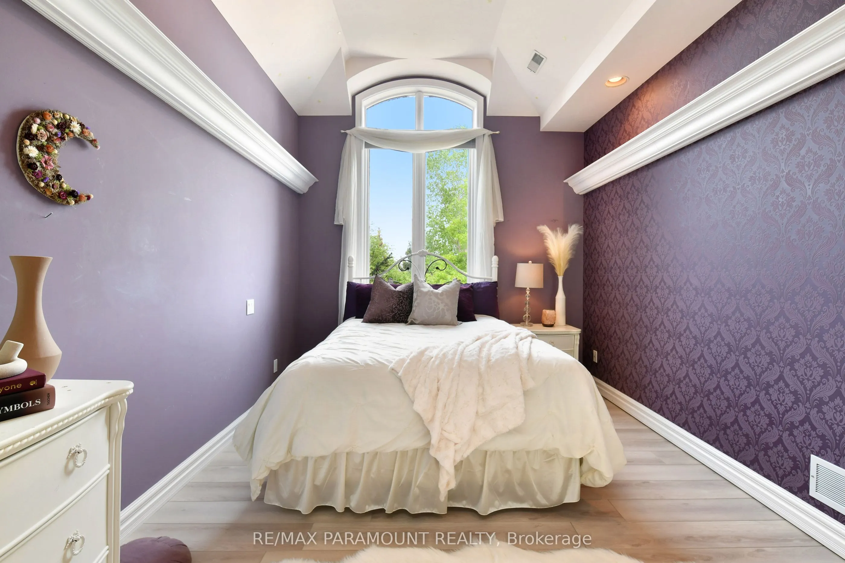 141 Clubview Drive