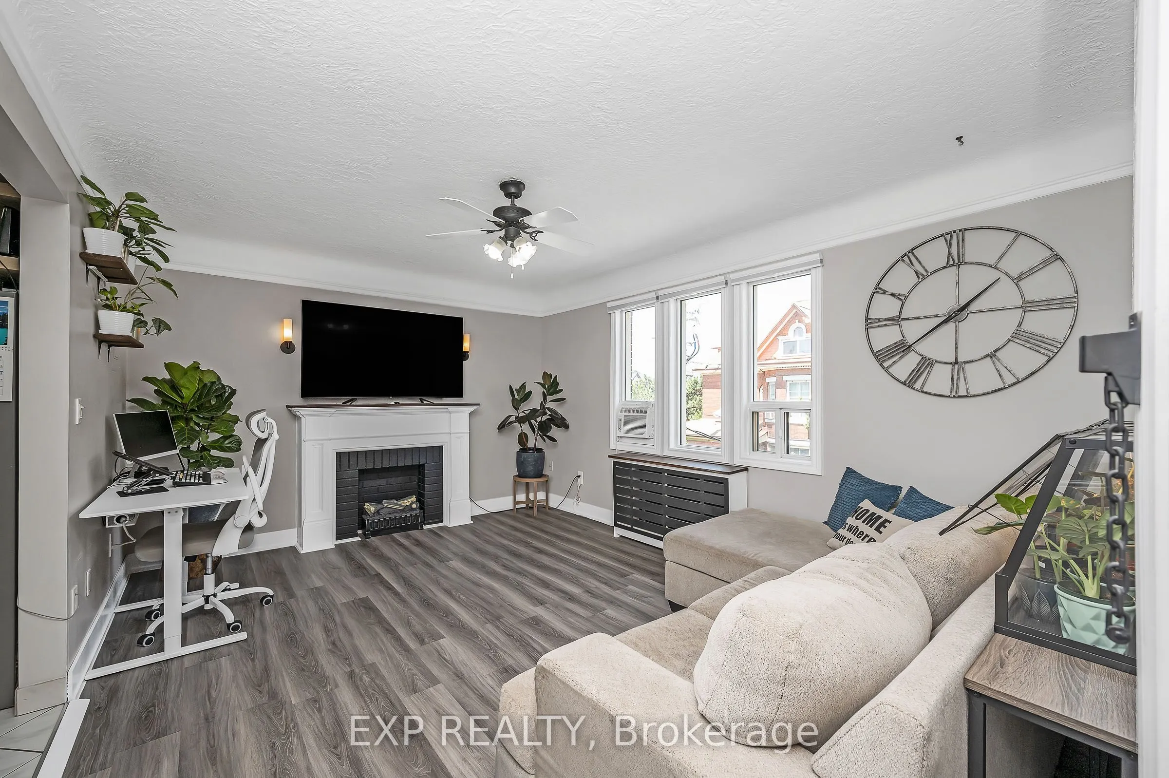 6 Vineland Avenue, #22