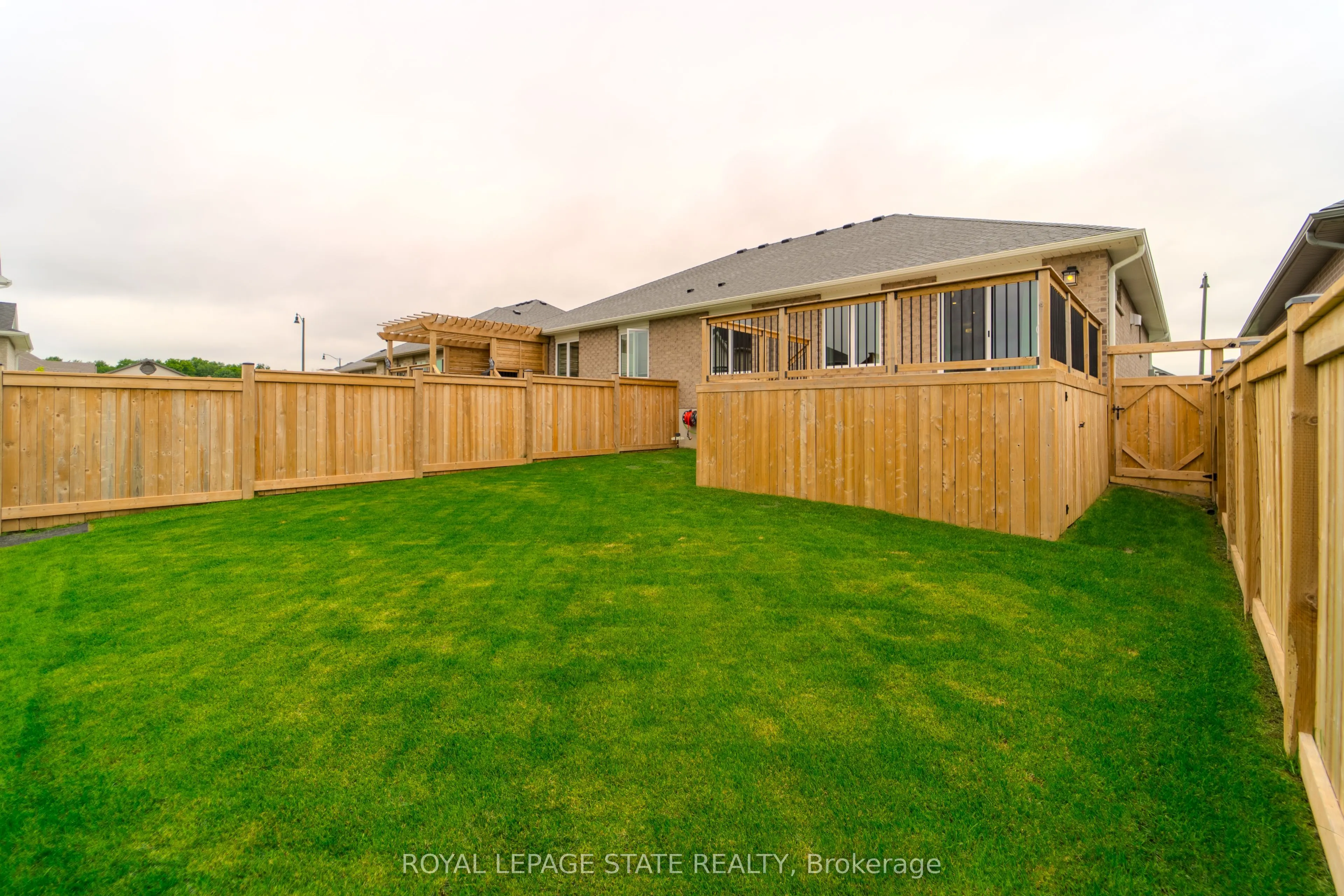 8 Harlequin Court