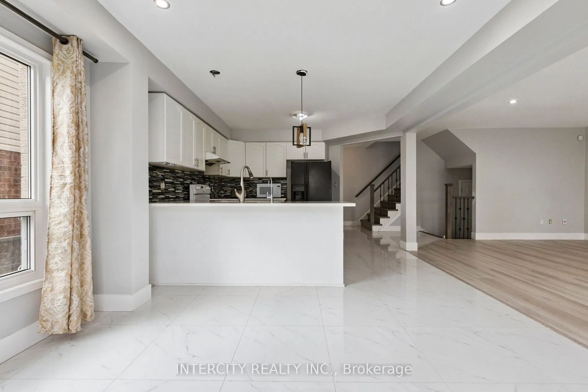 28 Vivian Baulk Street