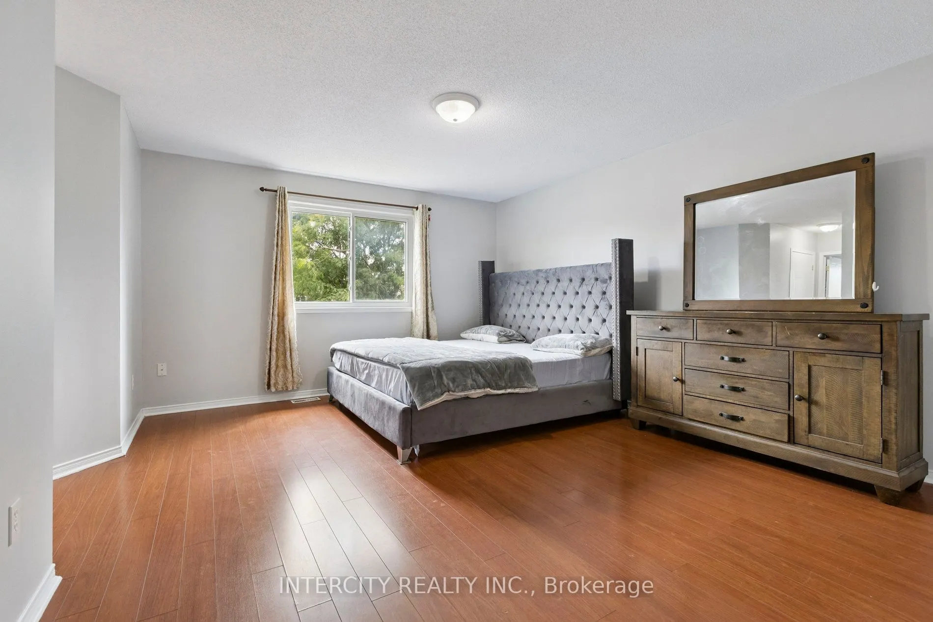 28 Vivian Baulk Street