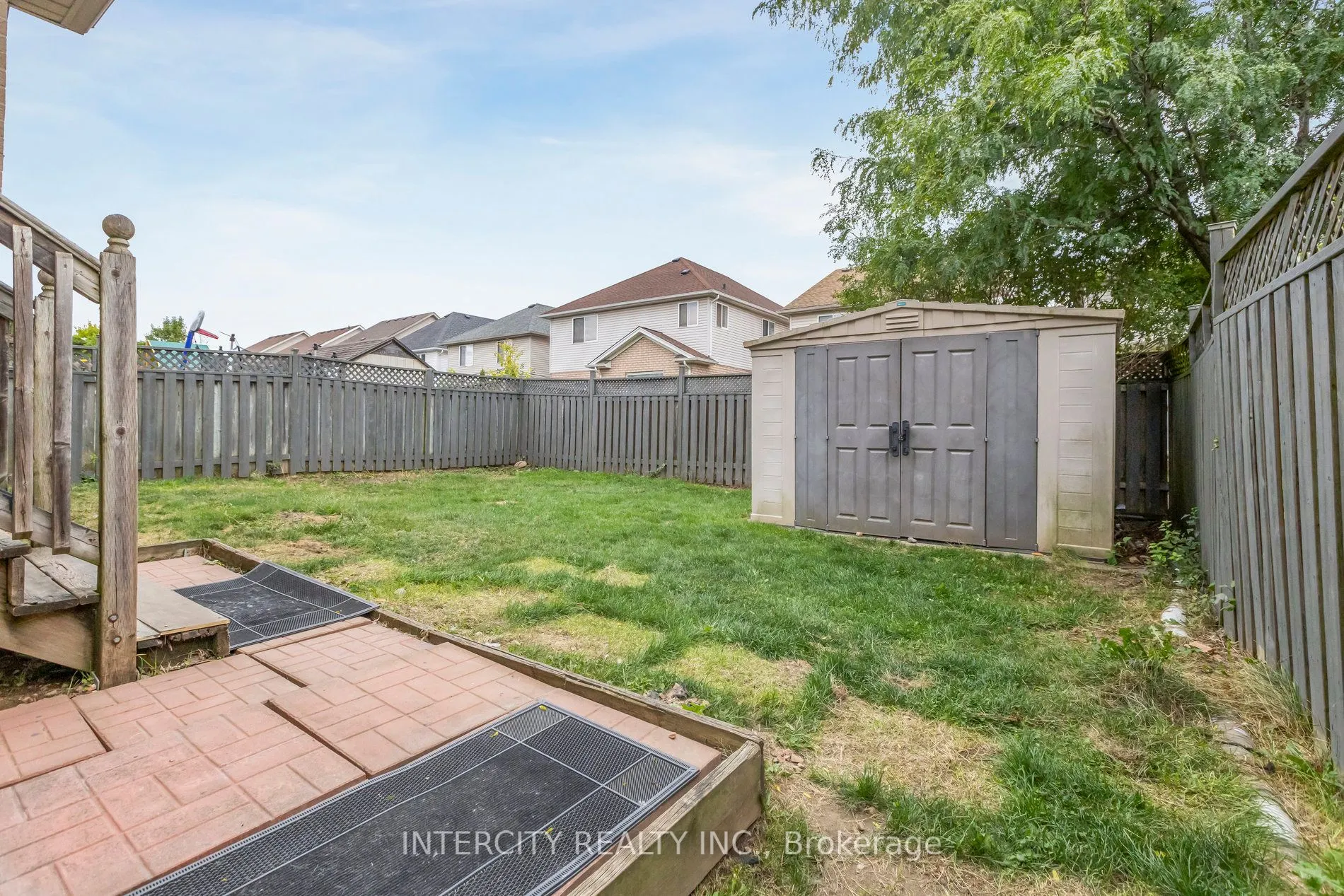 28 Vivian Baulk Street