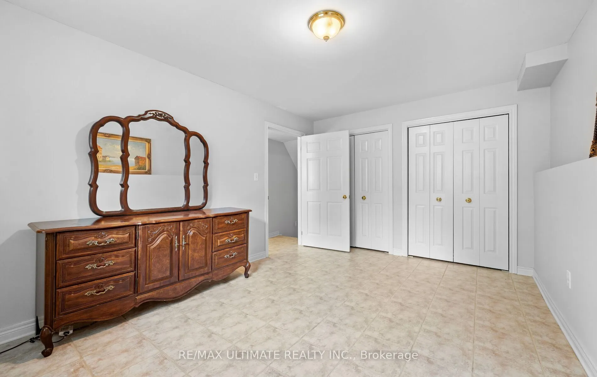 893 CANADA Drive