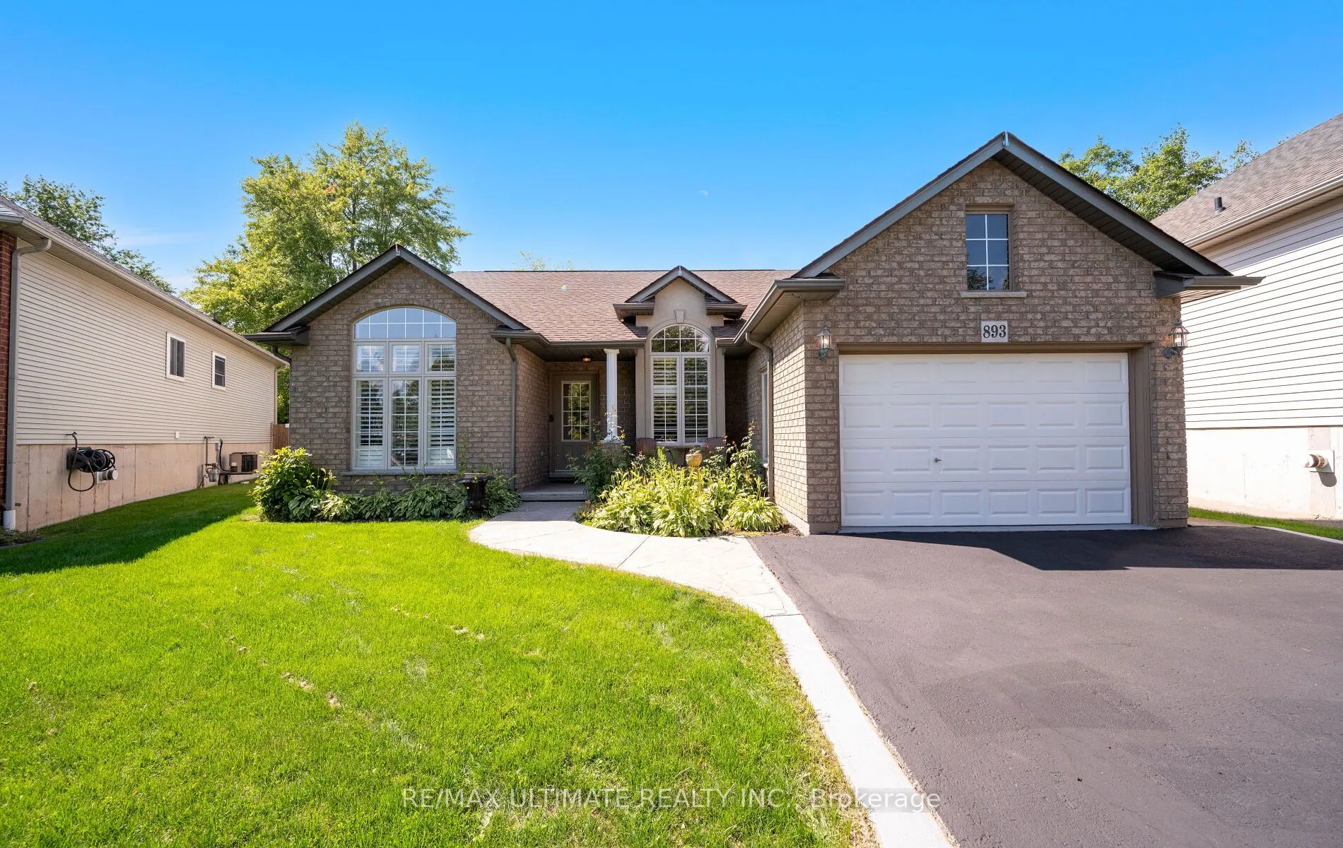 893 CANADA Drive
