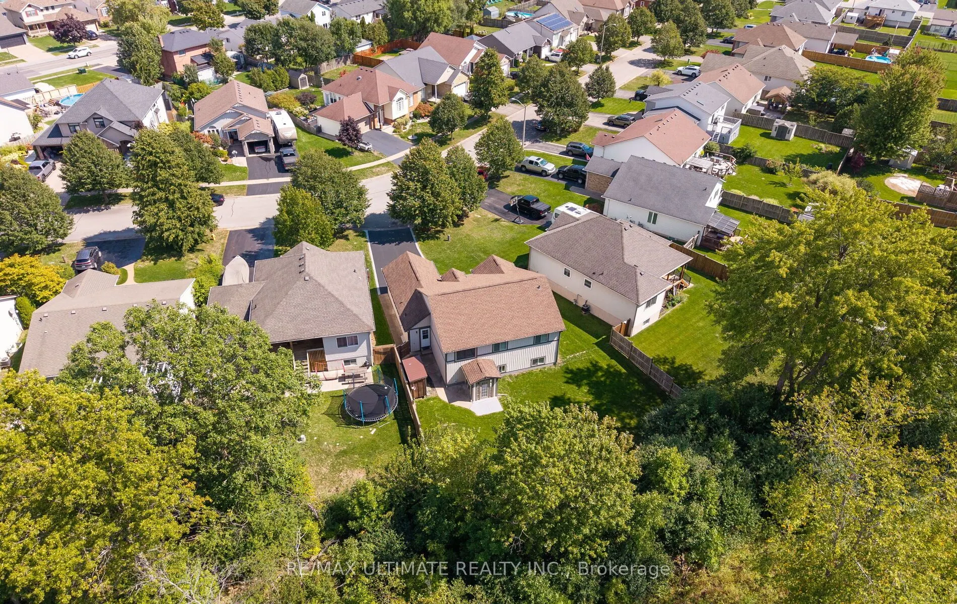 893 CANADA Drive