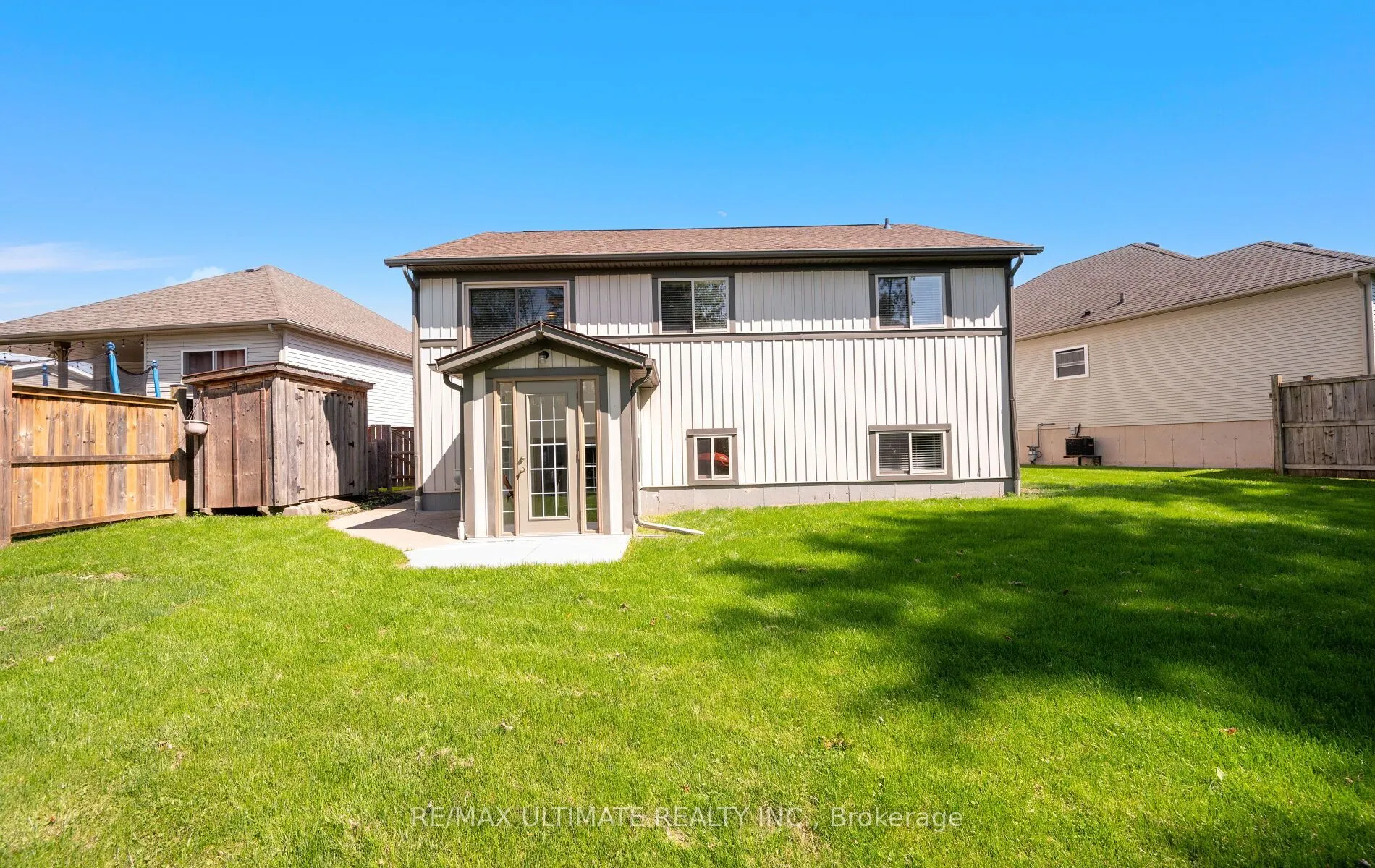 893 CANADA Drive