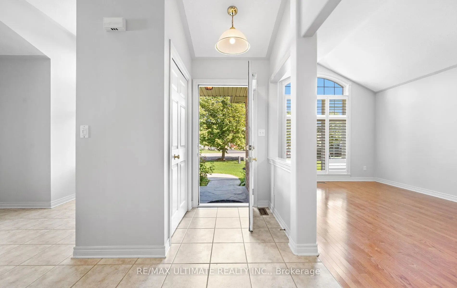 893 CANADA Drive