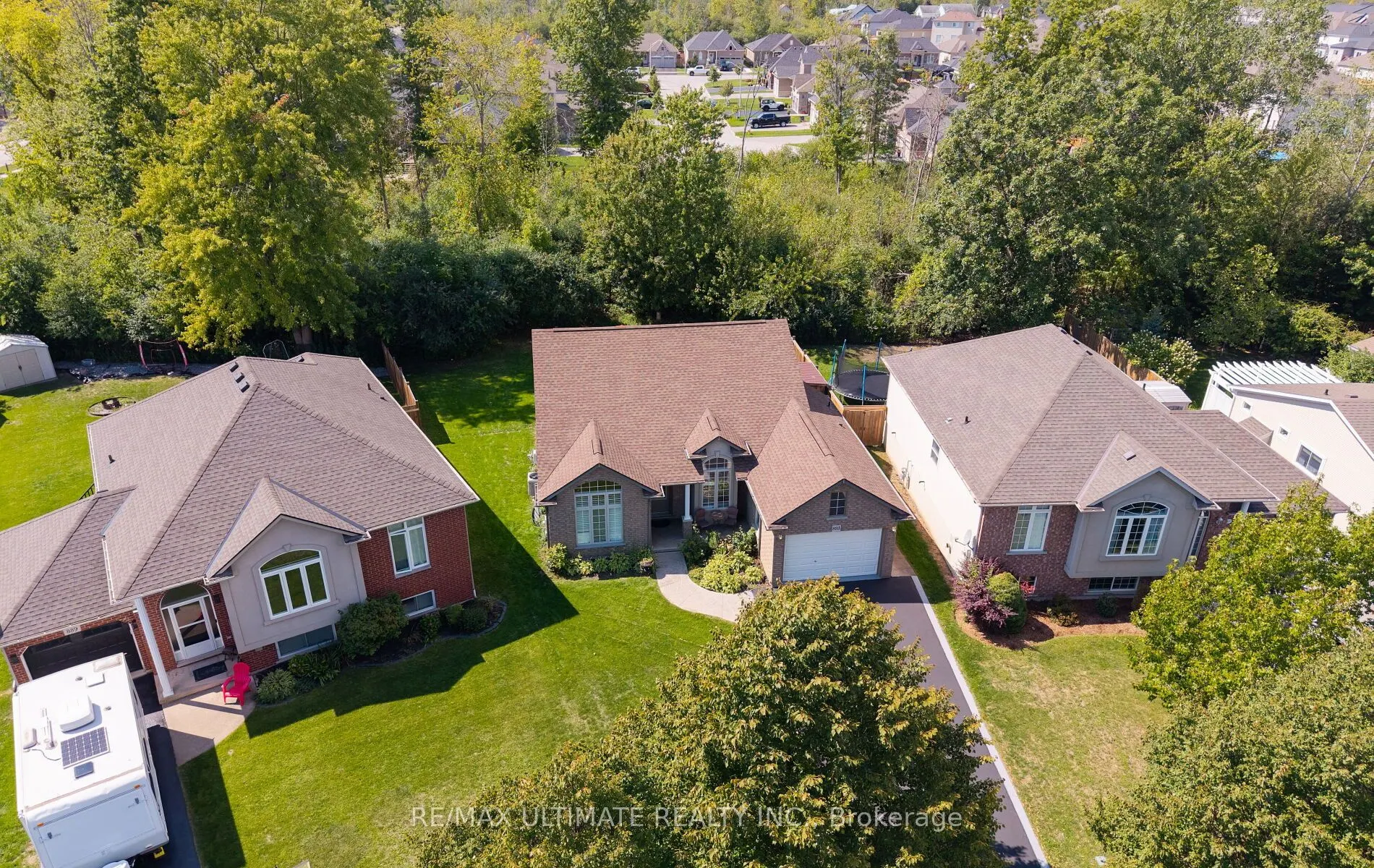 893 CANADA Drive