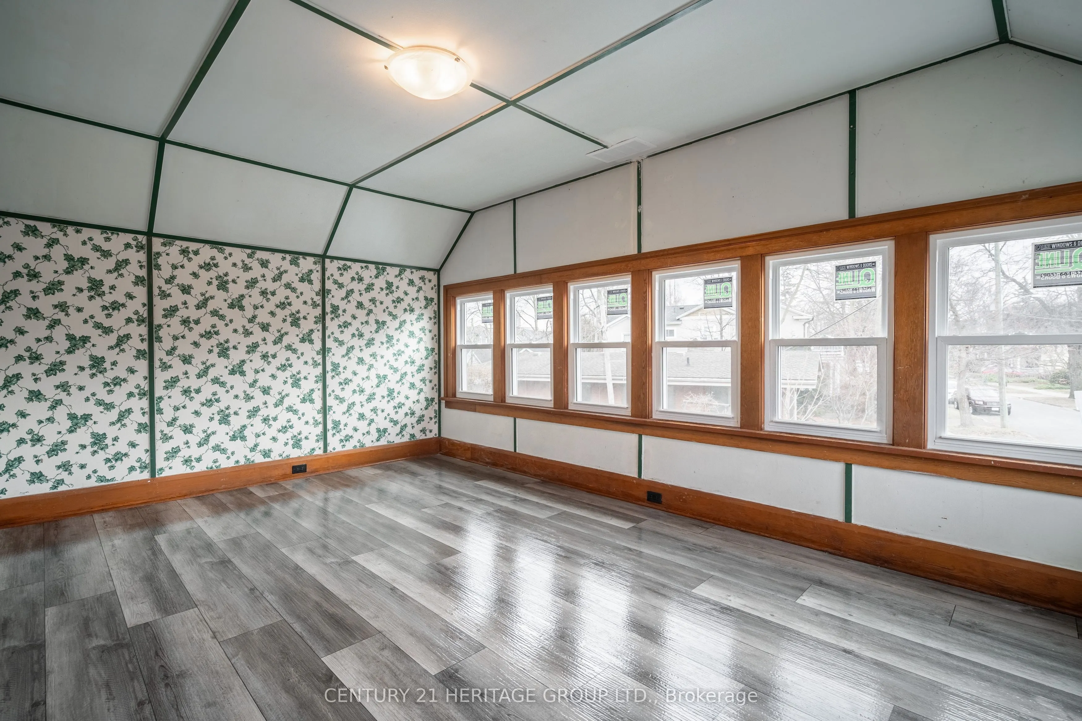 24 Welland Avenue, #Upper