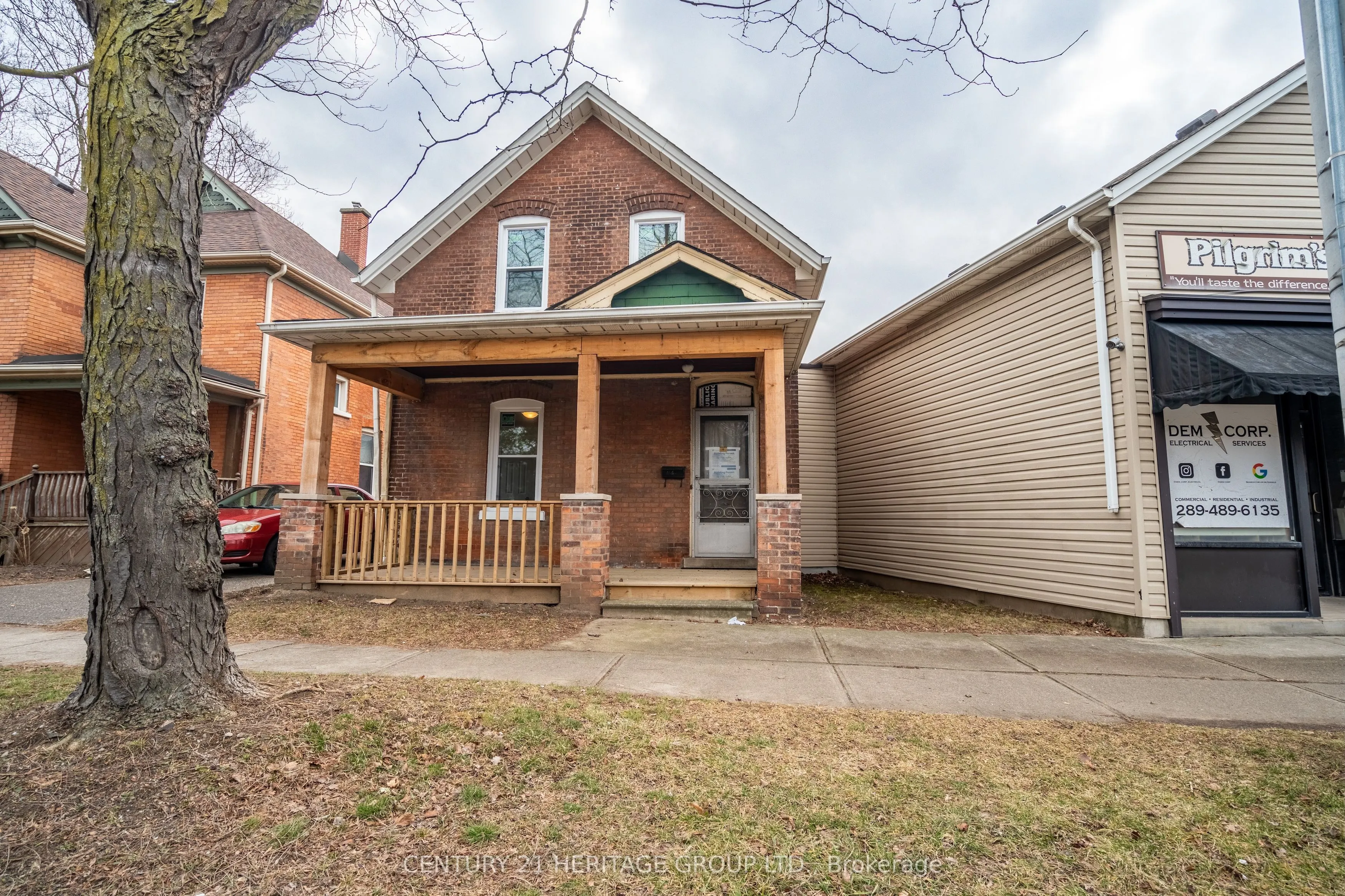24 Welland Avenue, #Upper