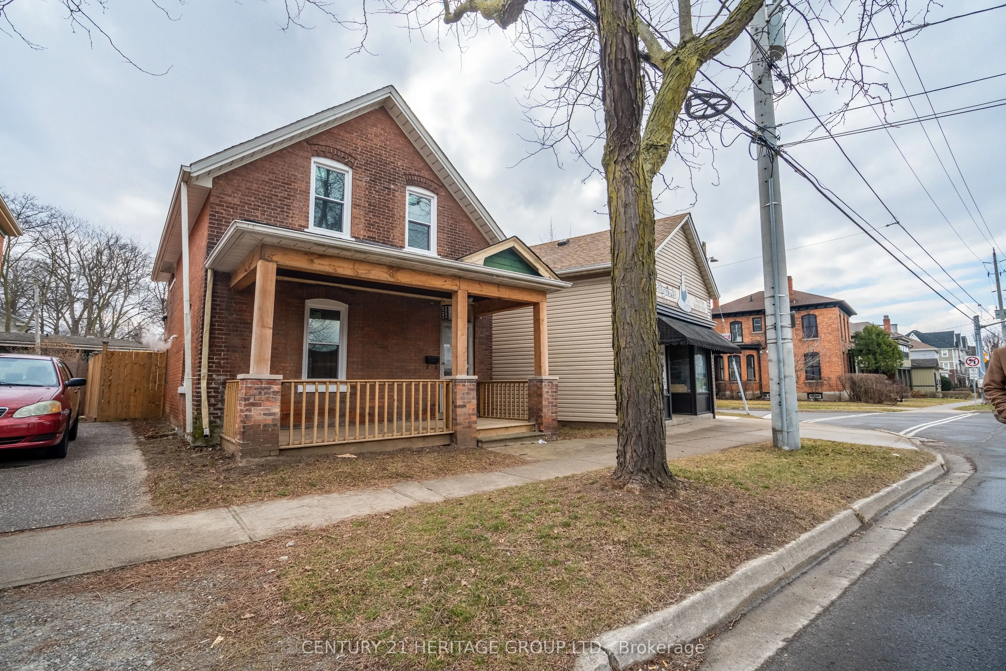 24 Welland Avenue, #Upper