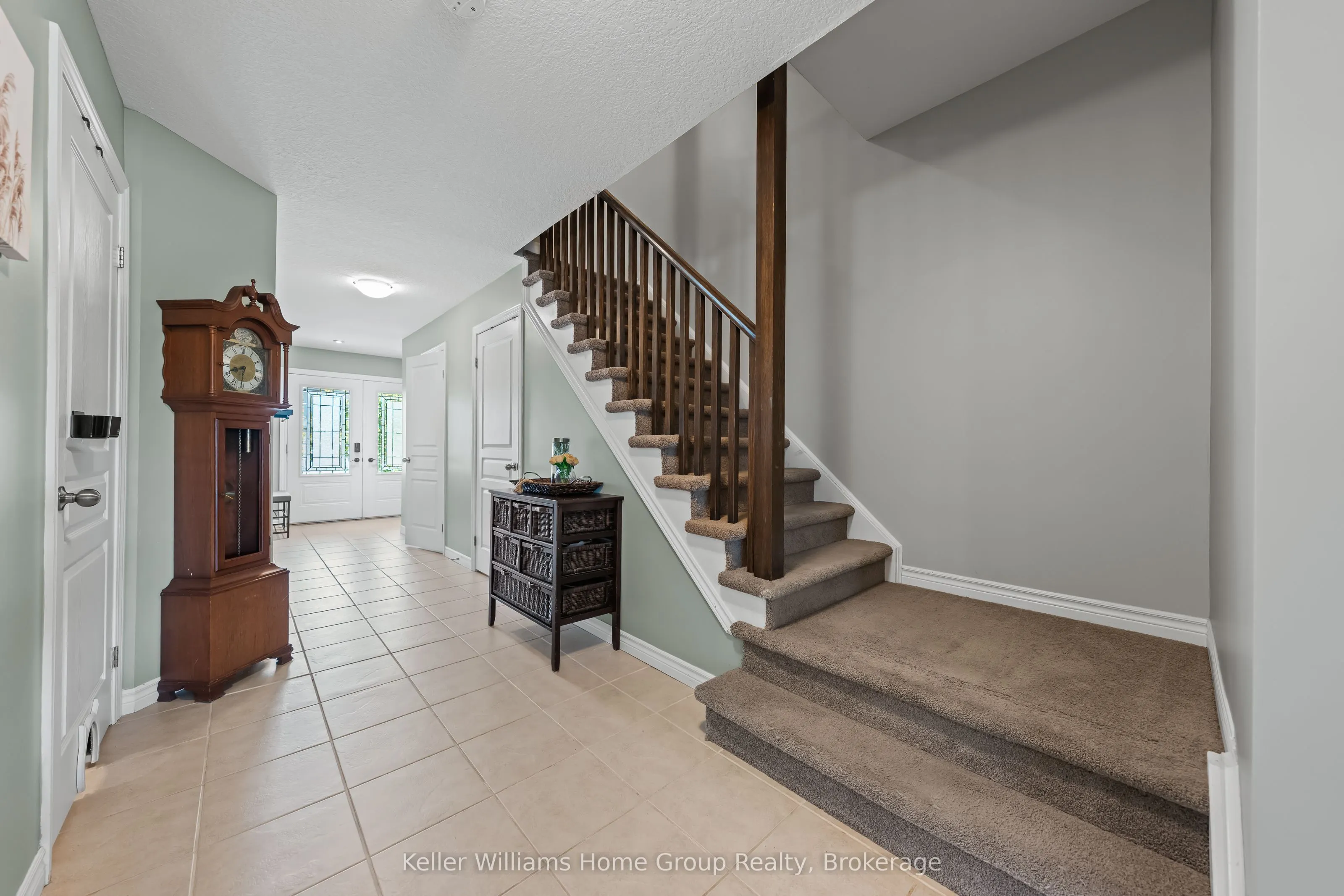 213 Couling Crescent