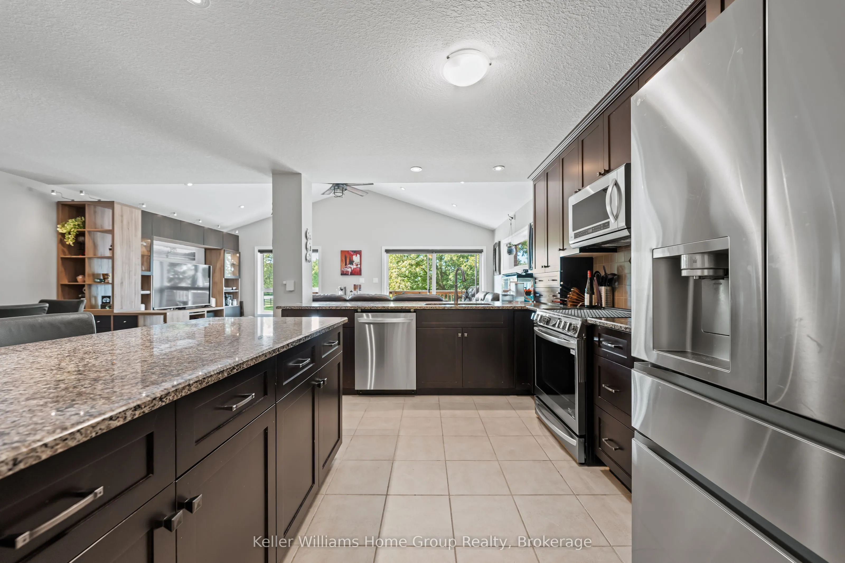 213 Couling Crescent