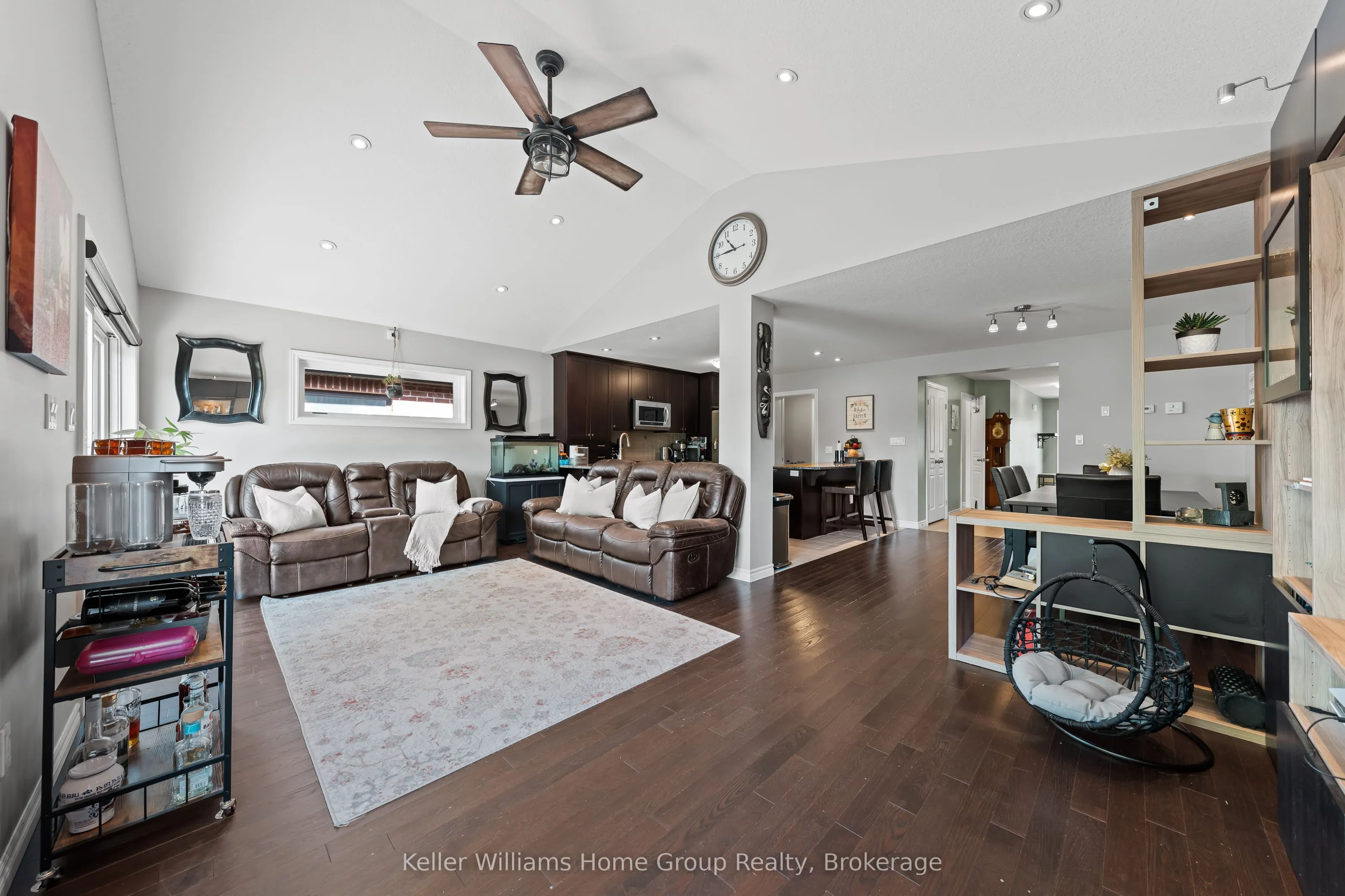 213 Couling Crescent