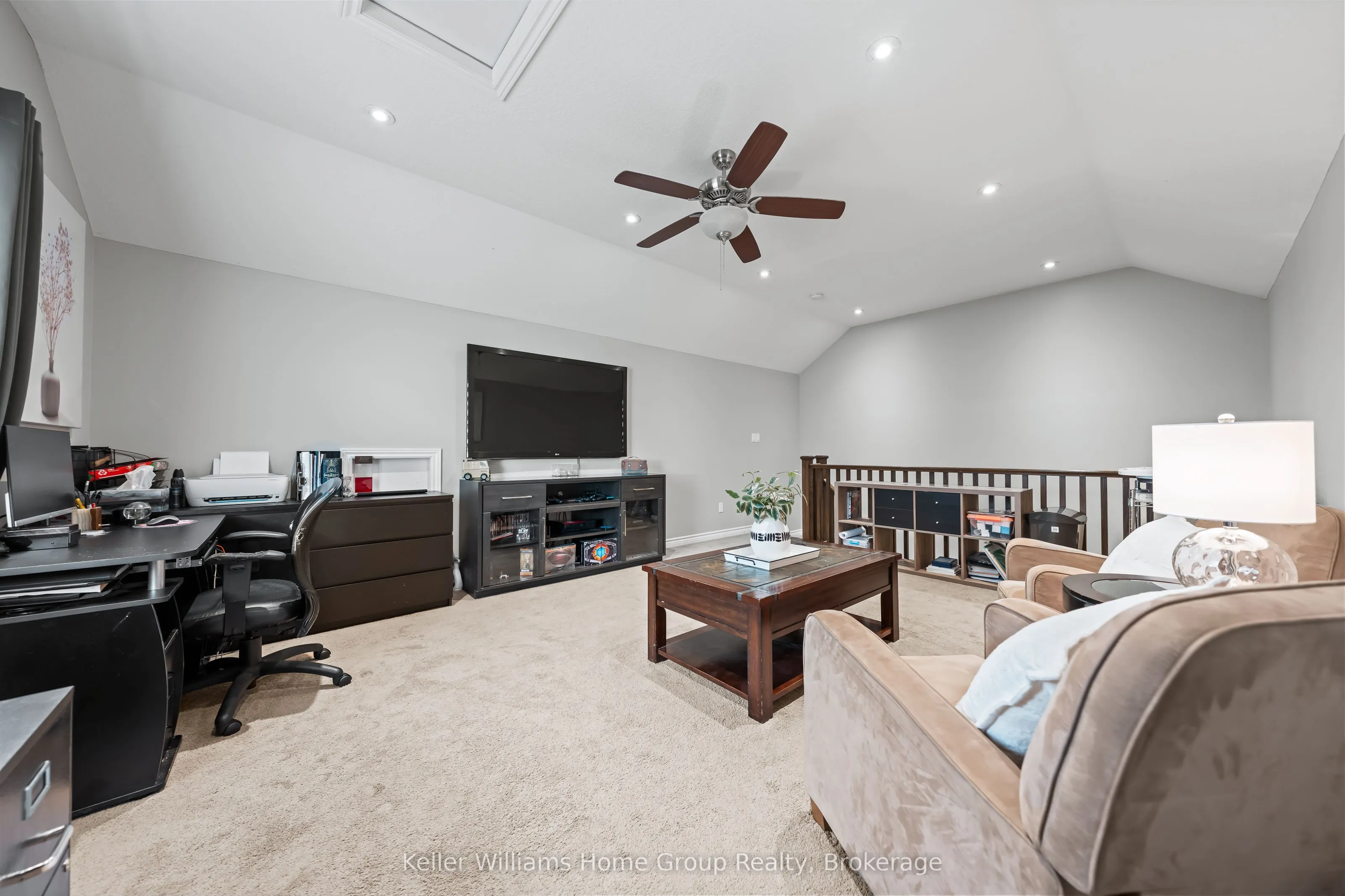 213 Couling Crescent