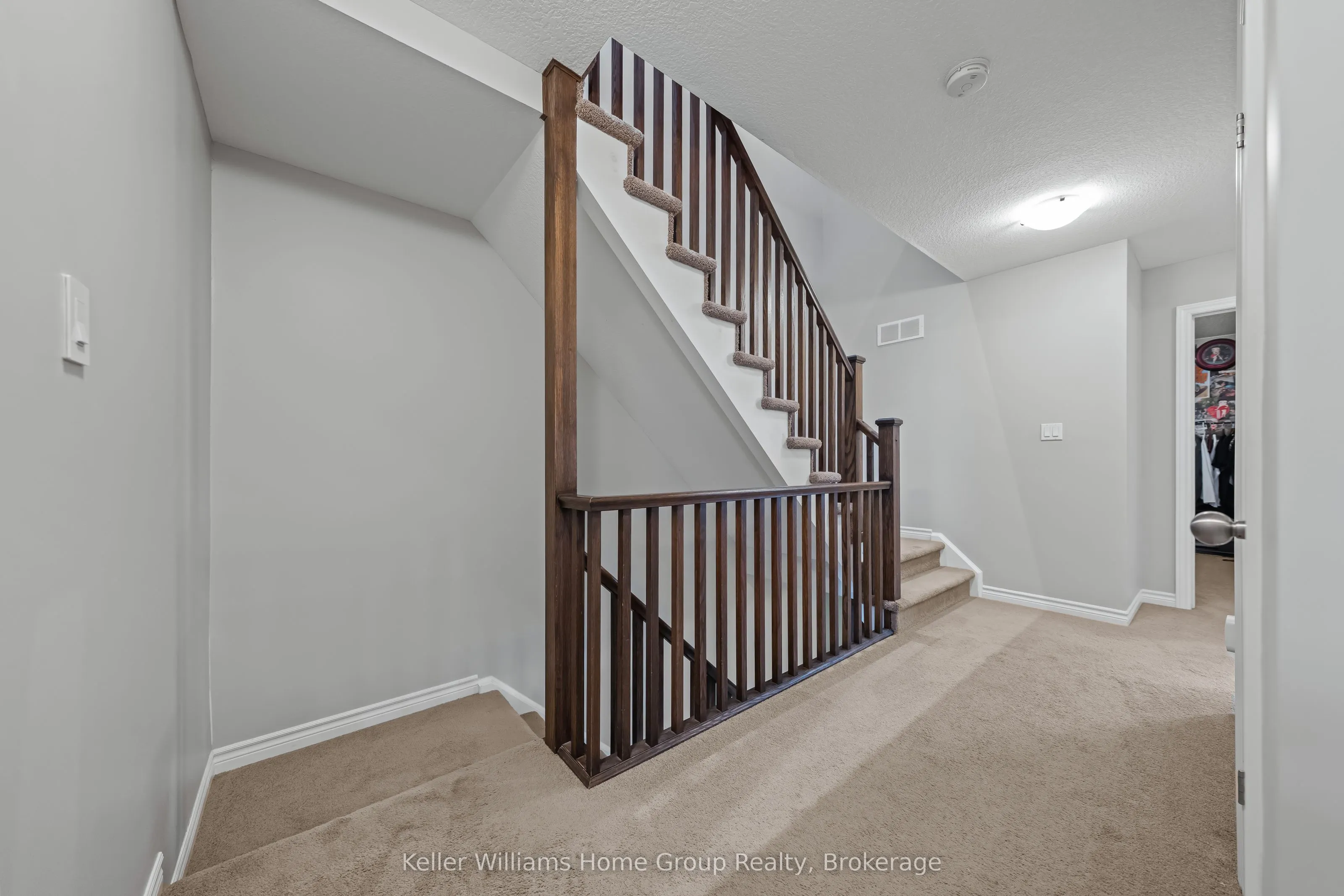 213 Couling Crescent
